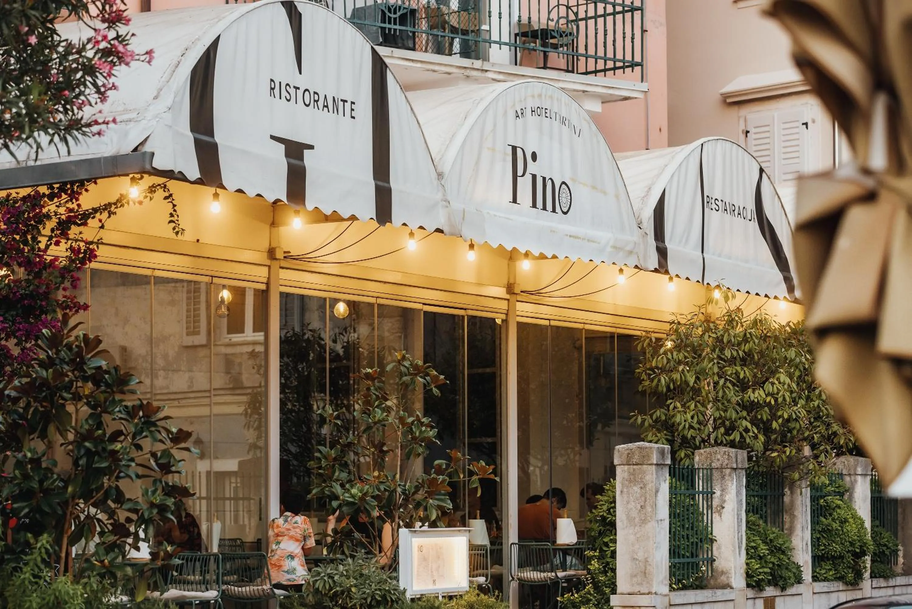 Restaurant/places to eat in Art Hotel Tartini