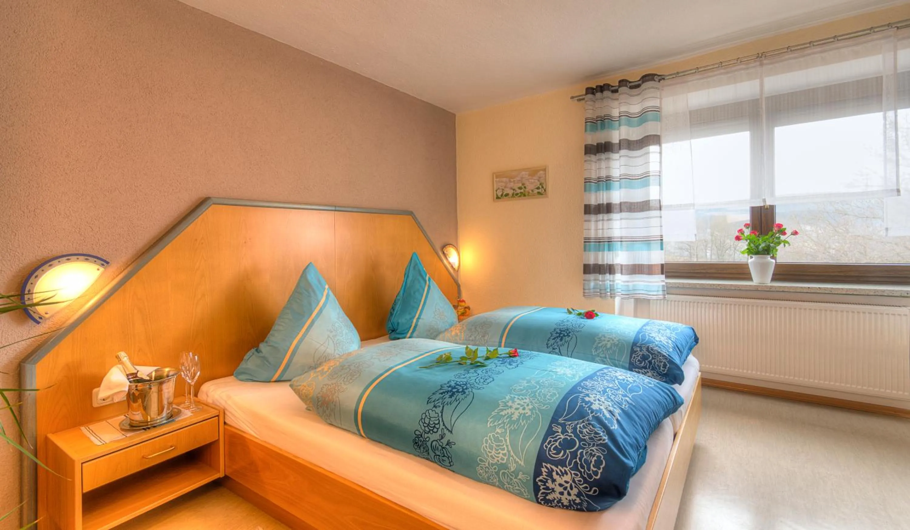 Bedroom, Bed in Landhotel Zum Goldenen Kreuz