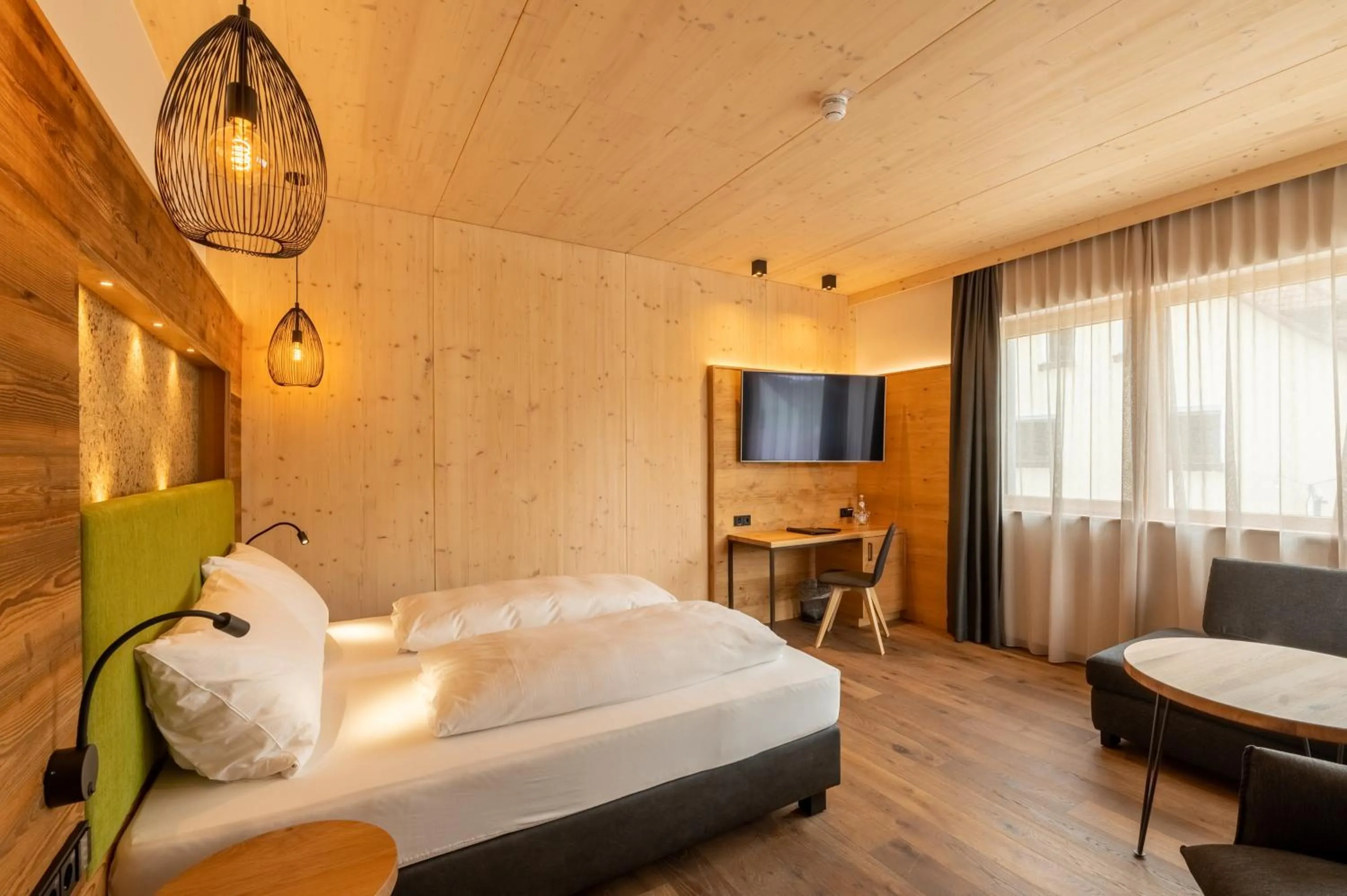 Photo of the whole room, Bed in Landhotel Zum Goldenen Kreuz