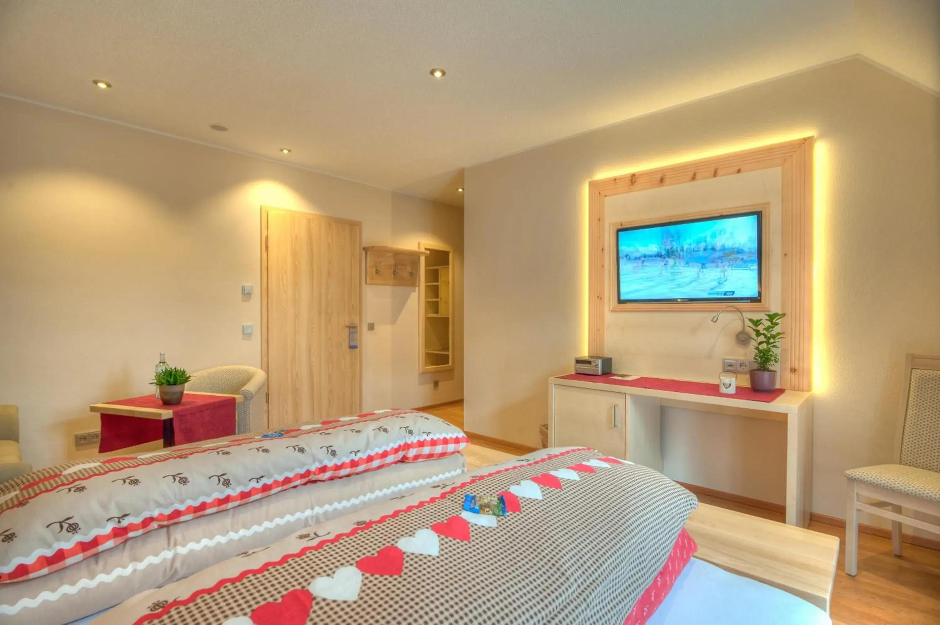 Deluxe Double Room in Landhotel Zum Goldenen Kreuz Deluxe Double Room in Landhotel Zum Goldenen Kreuz