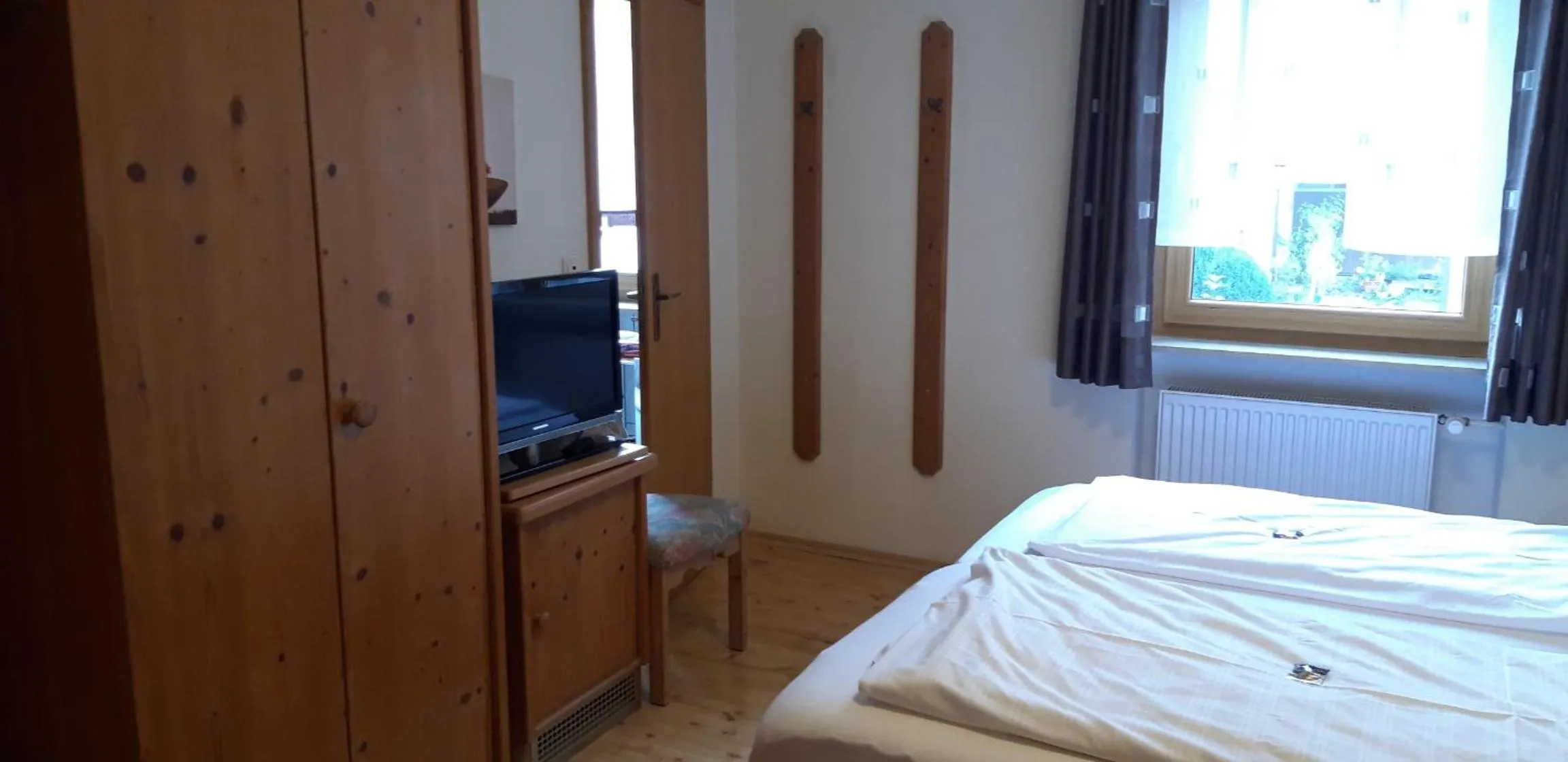 Bed in Landhotel Zum Goldenen Kreuz