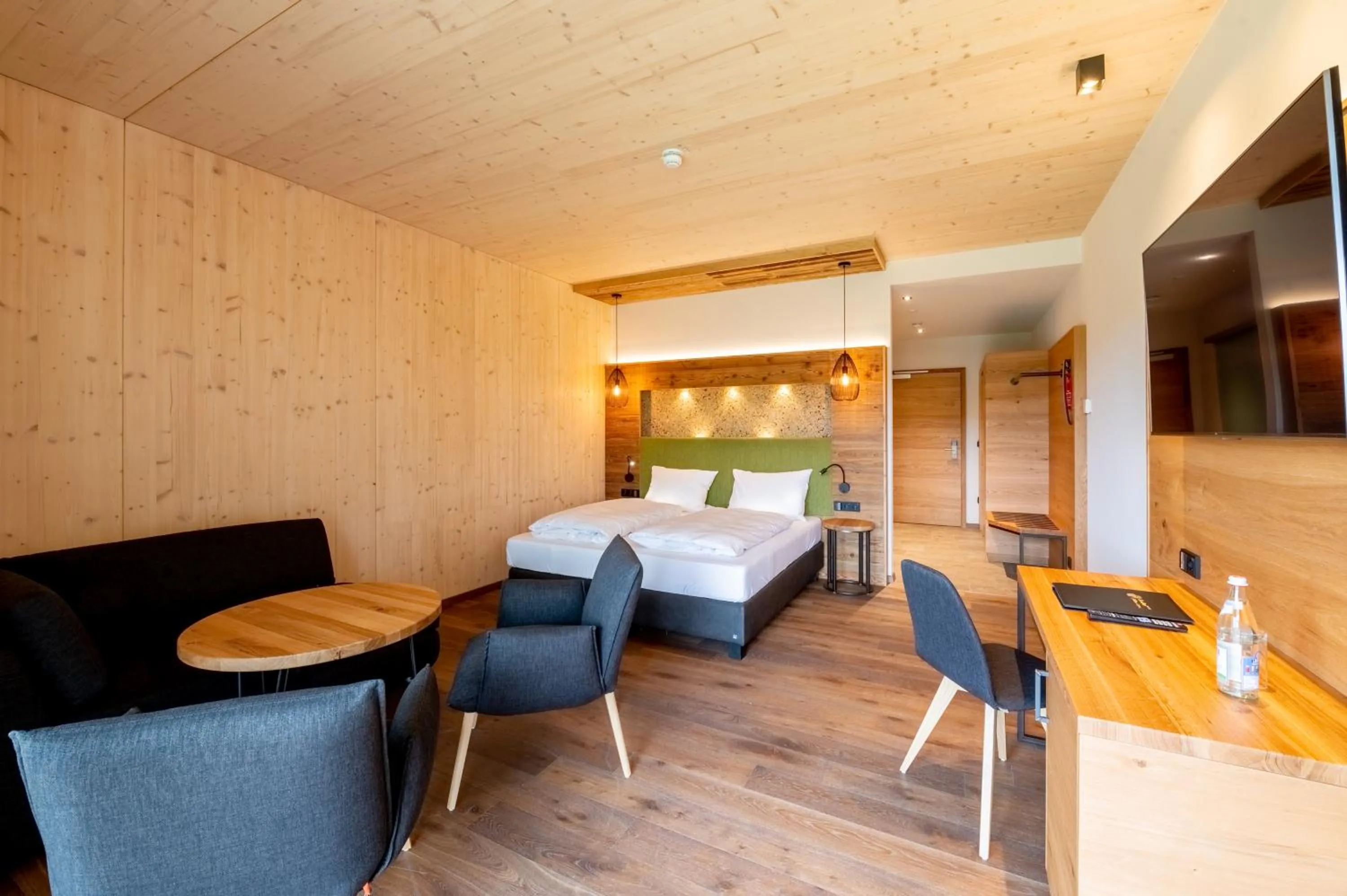 Photo of the whole room, Bed in Landhotel Zum Goldenen Kreuz