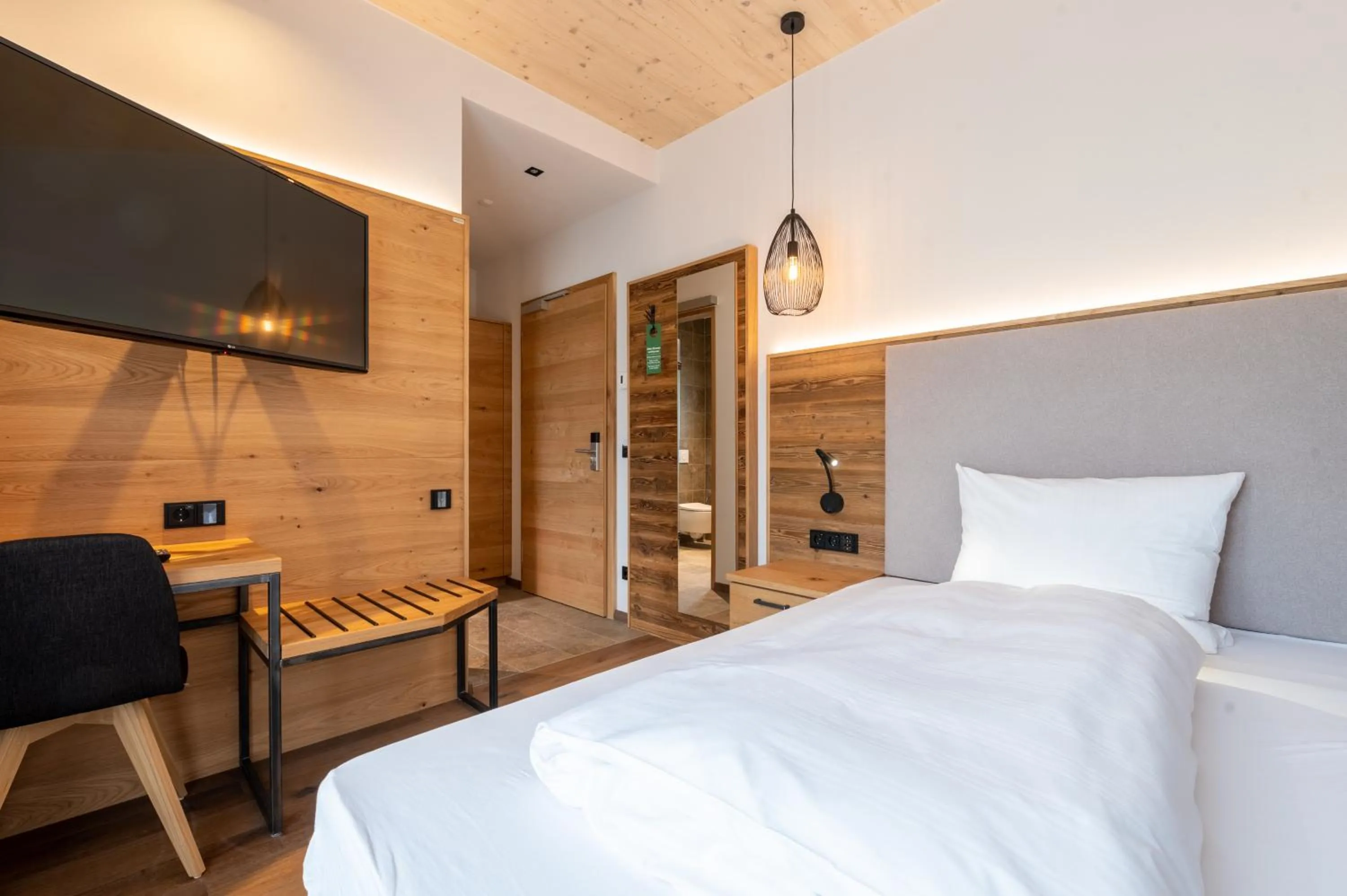 Photo of the whole room, Bed in Landhotel Zum Goldenen Kreuz