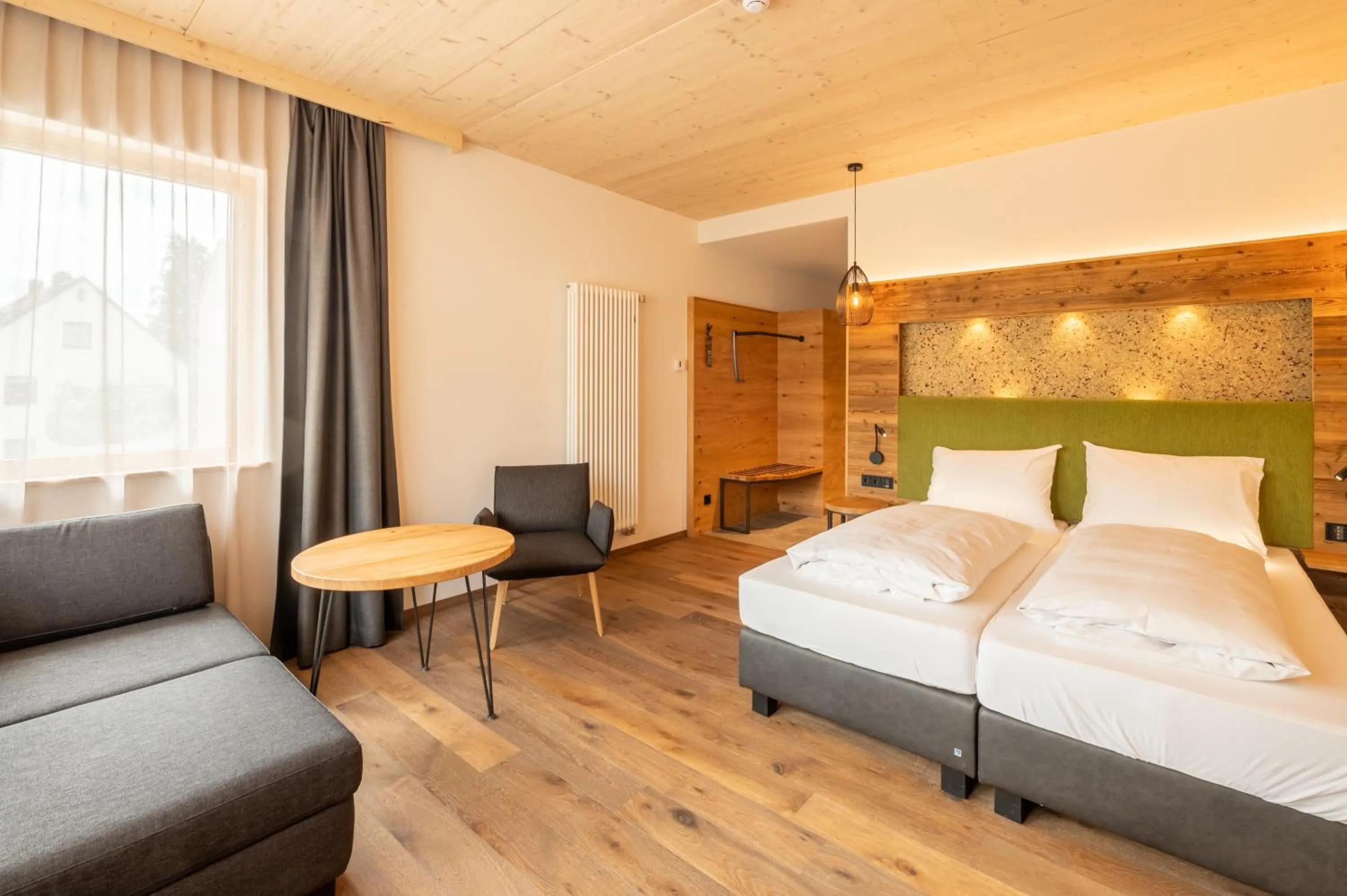 Photo of the whole room, Bed in Landhotel Zum Goldenen Kreuz