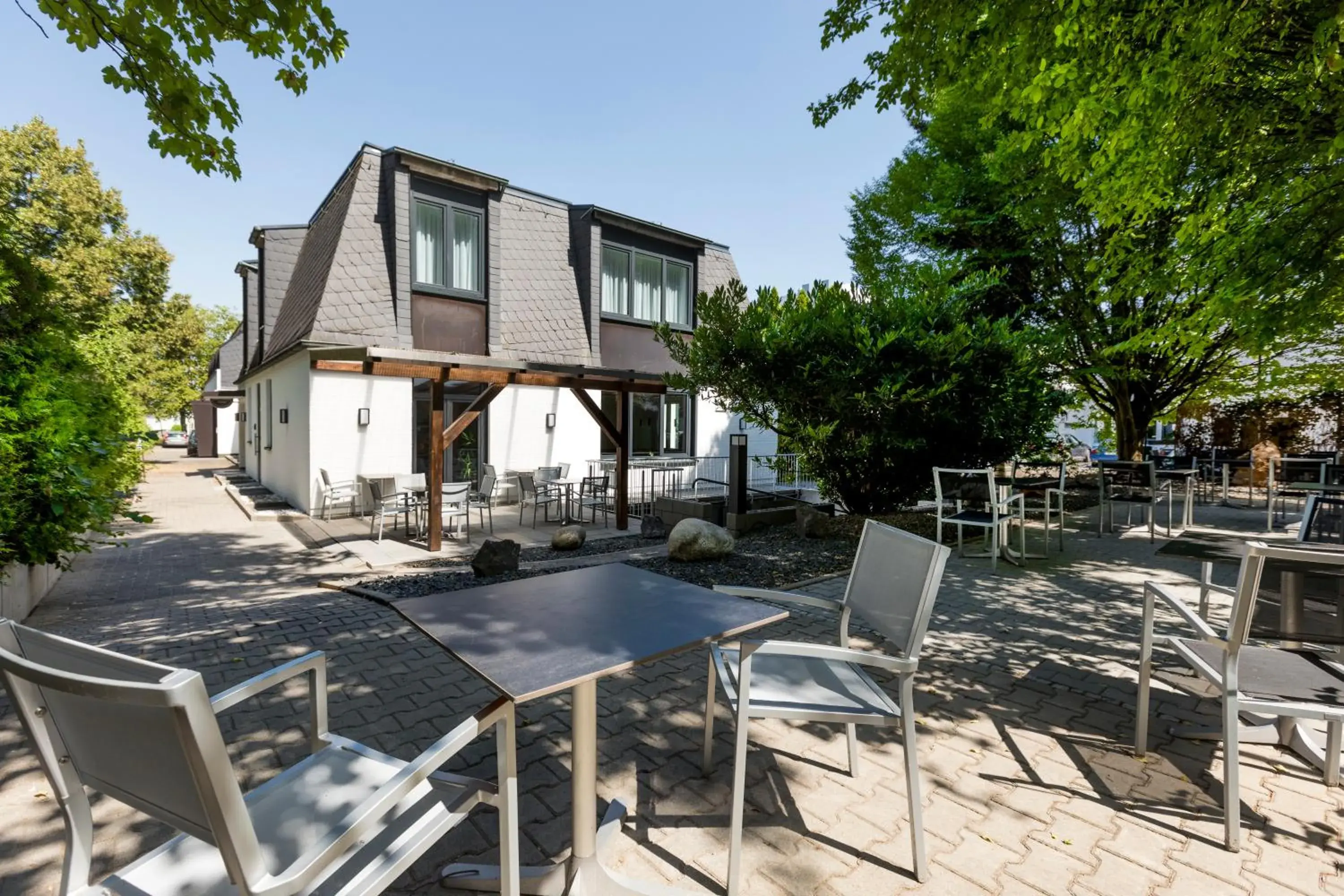 Property building in mk hotel eschborn Property building in mk hotel eschborn