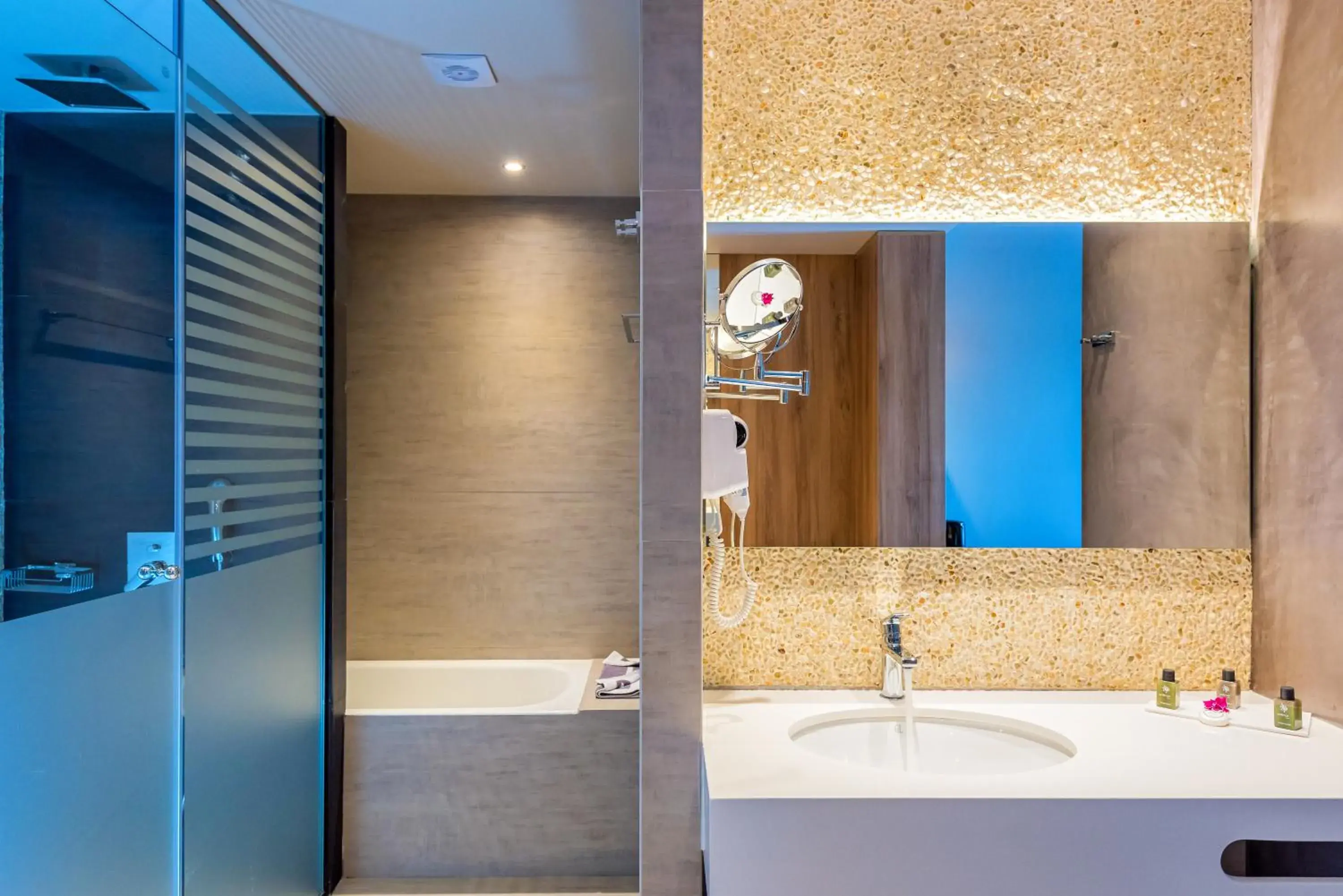 Bathroom in Solimar Aquamarine Resort Bathroom in Solimar Aquamarine Resort