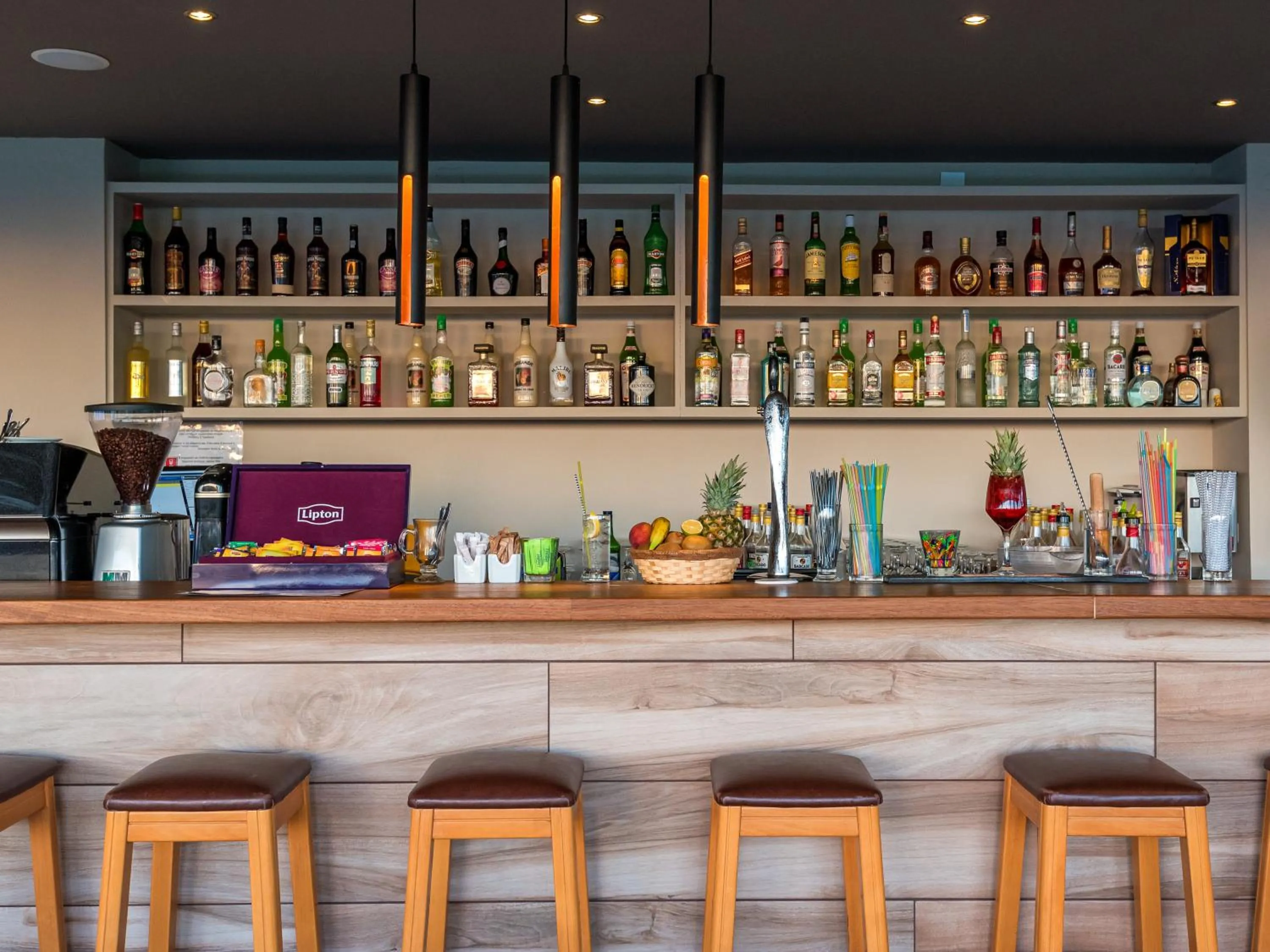 Lounge or bar in Solimar Aquamarine Resort