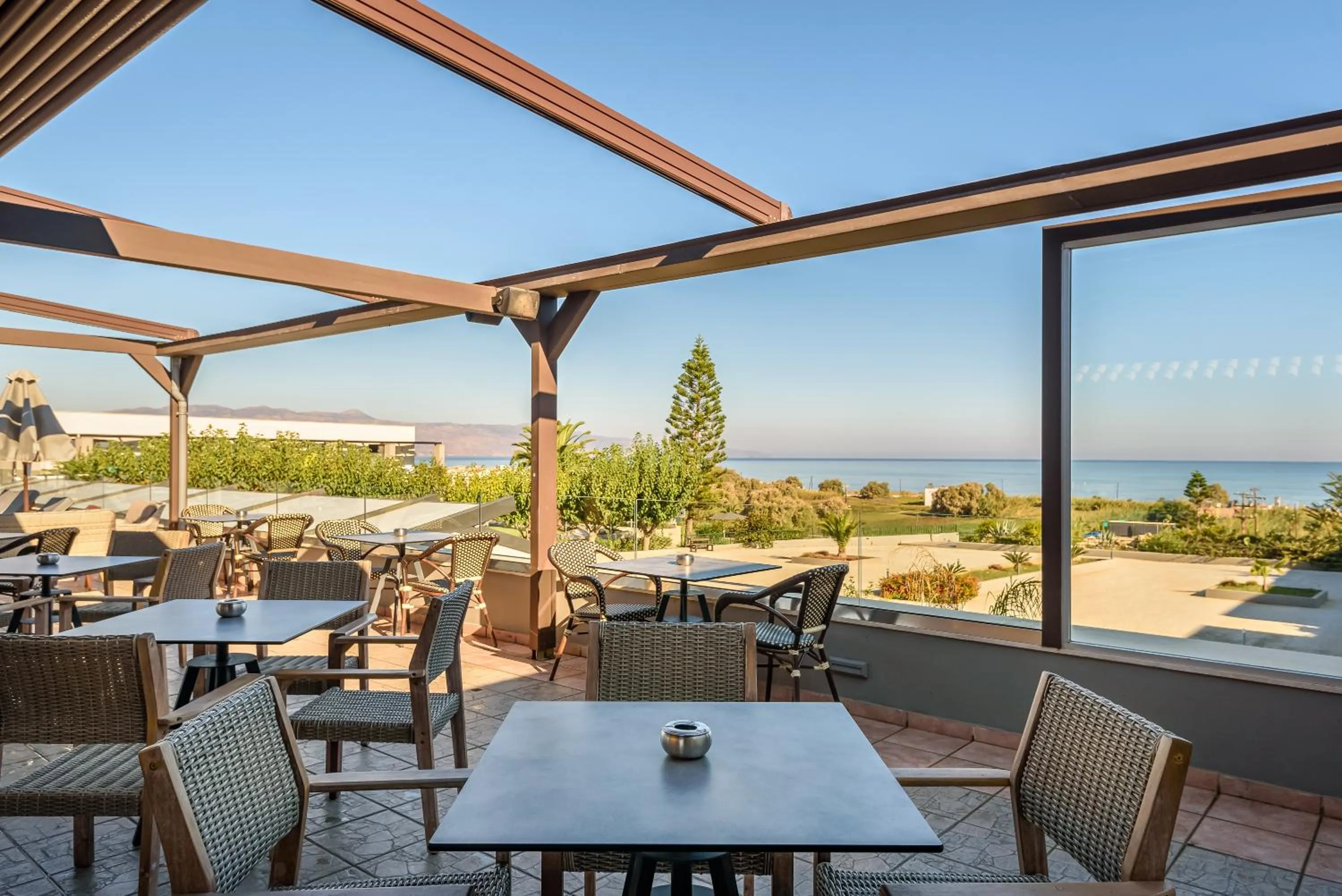 Lounge or bar in Solimar Aquamarine Resort