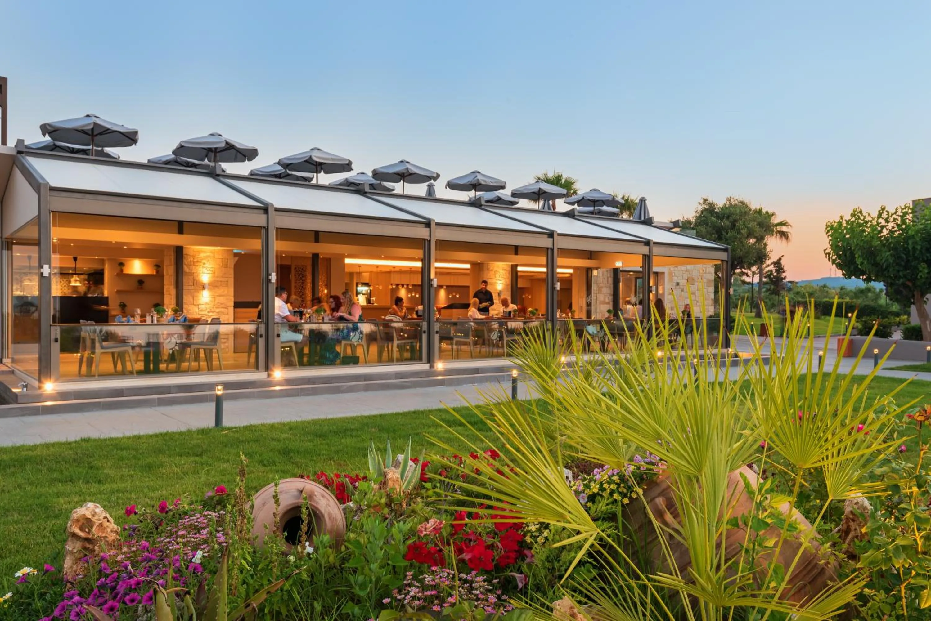 Restaurant/places to eat in Solimar Aquamarine Resort