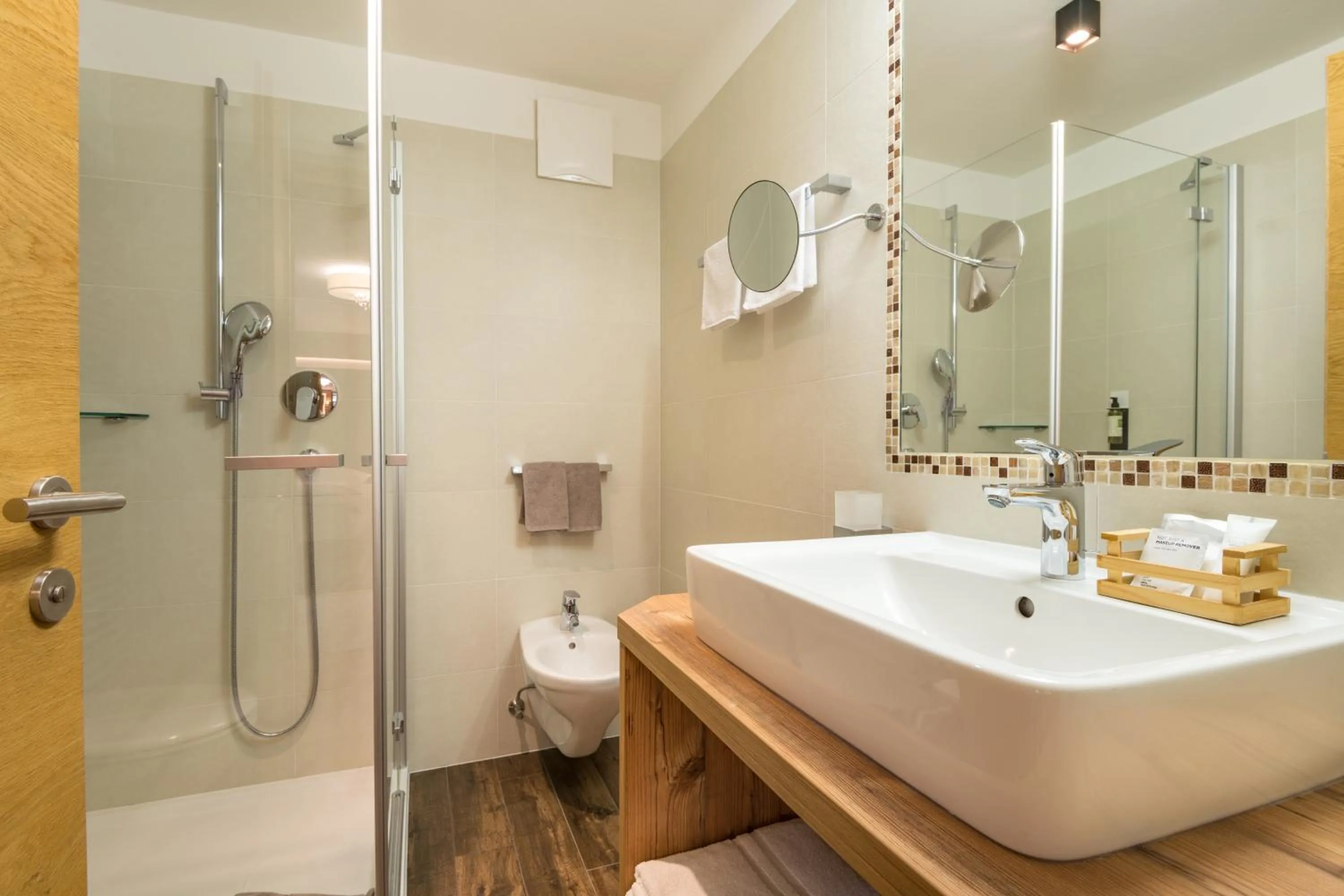 Shower in Hotel Jägerheim 3S