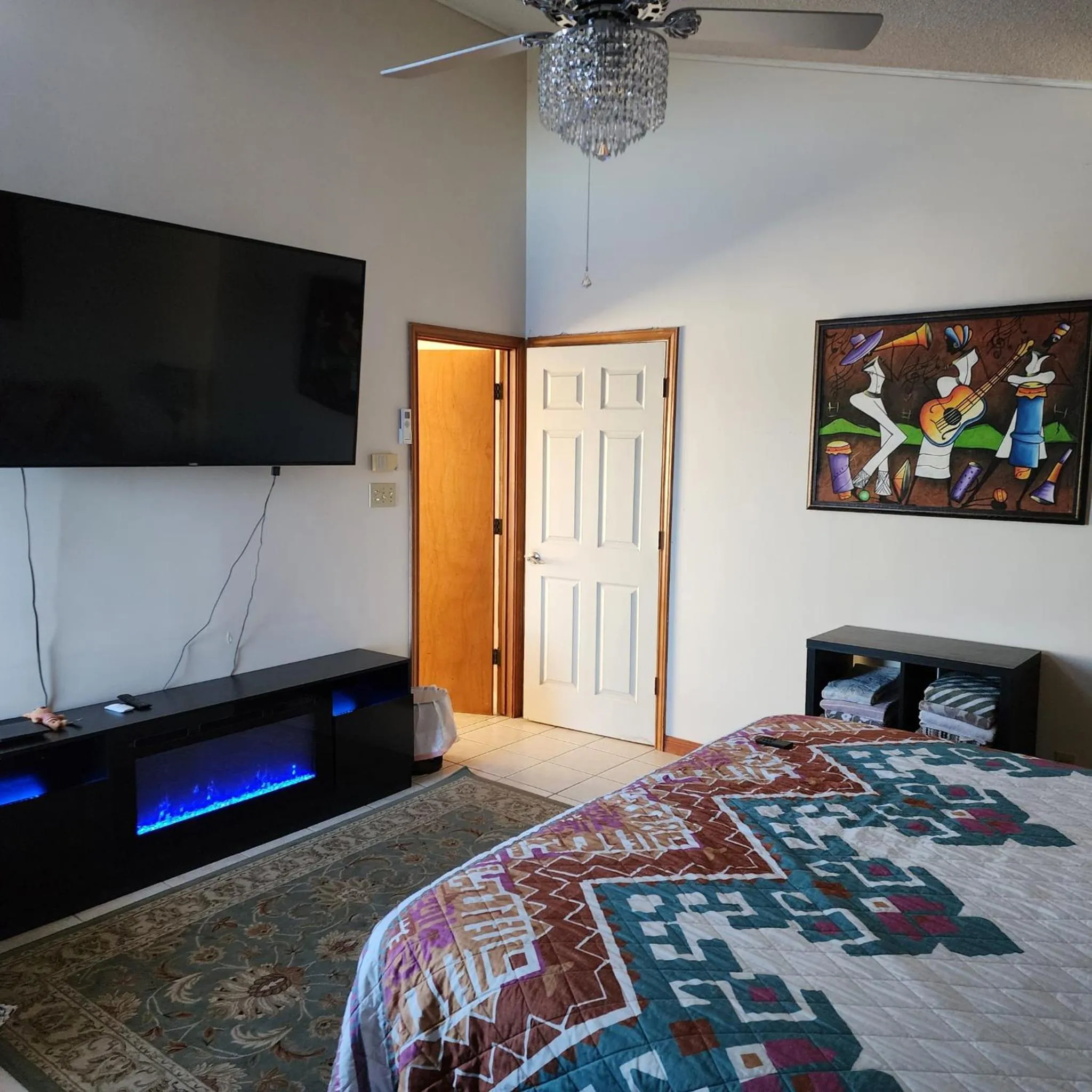 TV and multimedia, Bed in Hilltop Hacienda