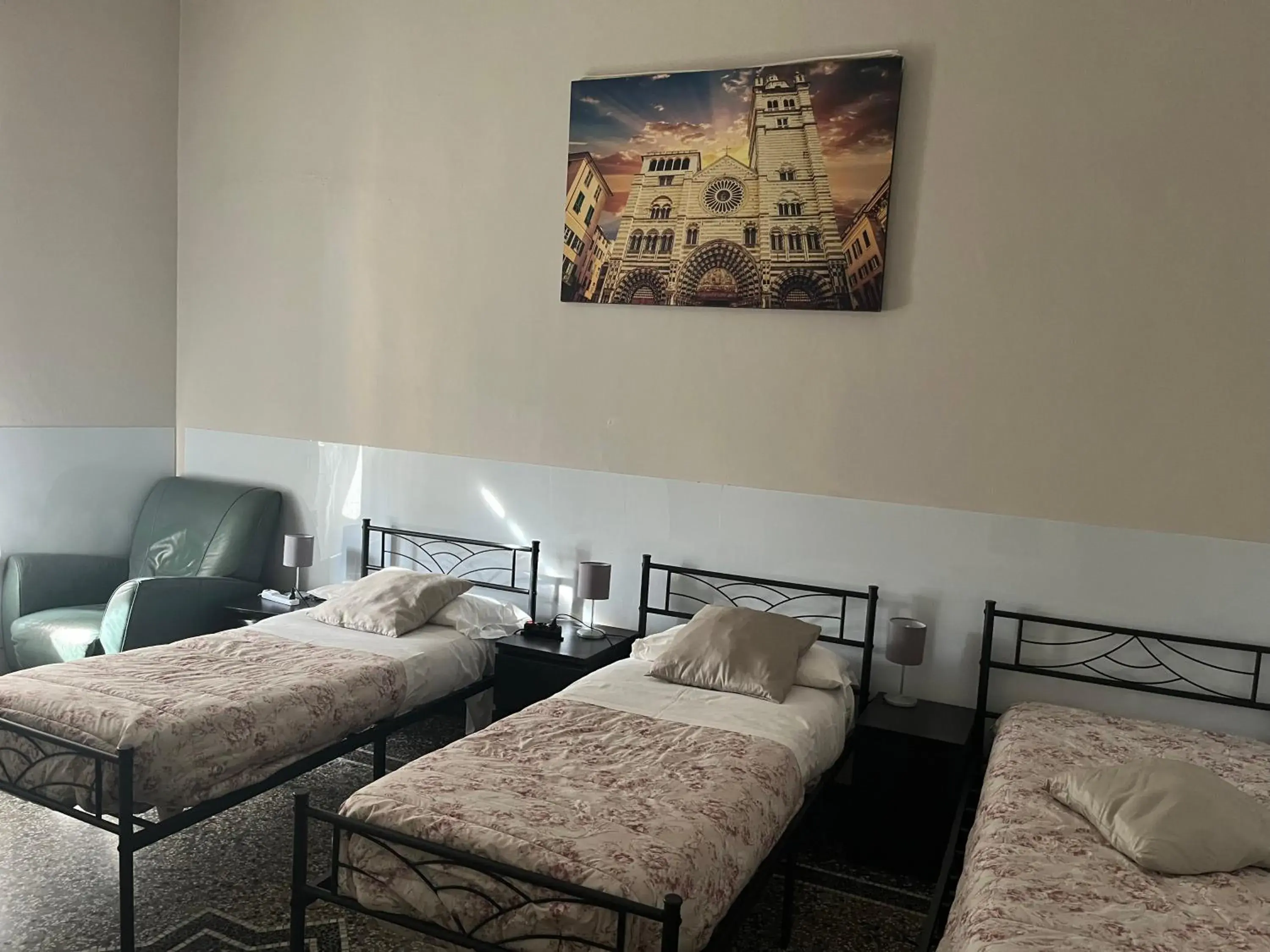 Triple Room with Private External Bathroom in Le stanze della Lanterna Triple Room with Private External Bathroom in Le stanze della Lanterna