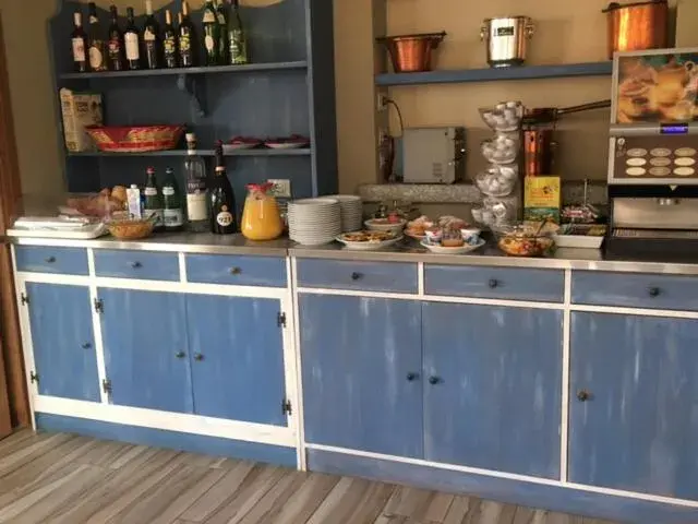 Food and drinks in Albergo Breglia Food and drinks in Albergo Breglia