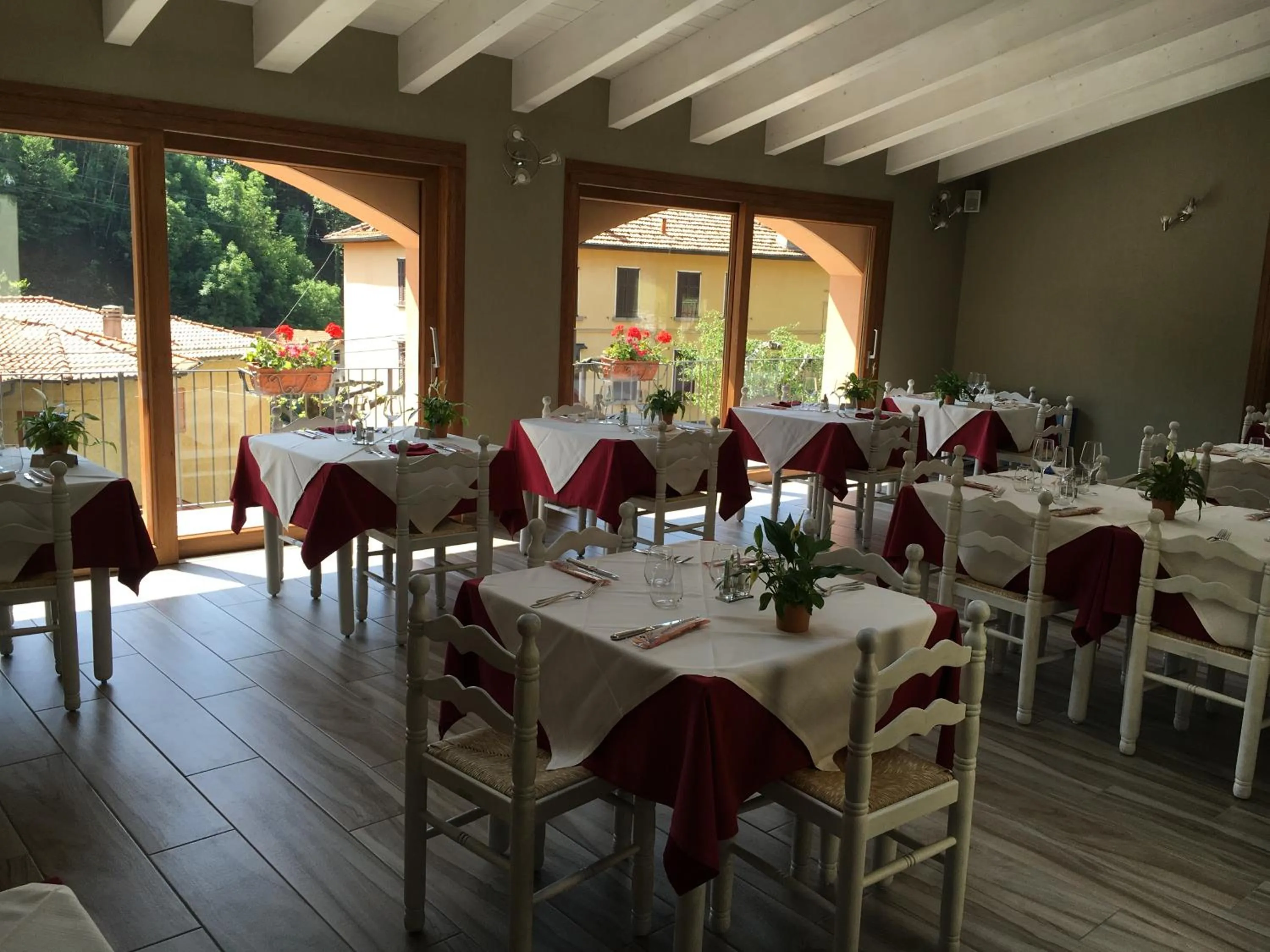 Restaurant/places to eat in Albergo Breglia