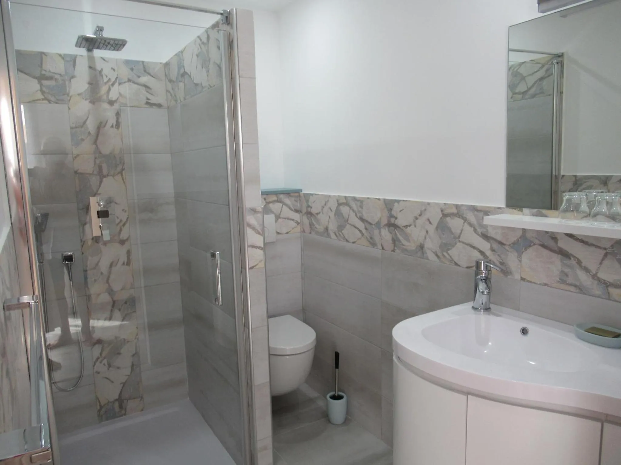 Bathroom in Le Bastidon de CUCURON