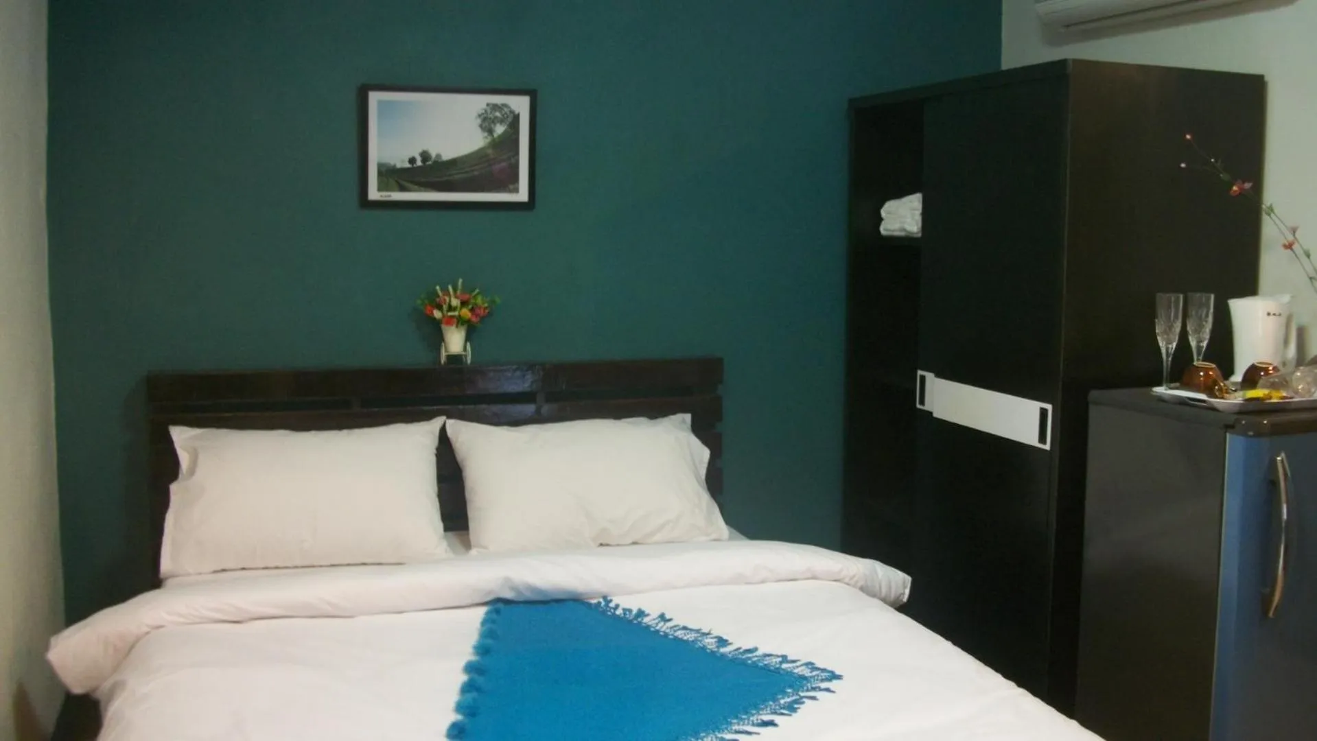 Bedroom in See View Place