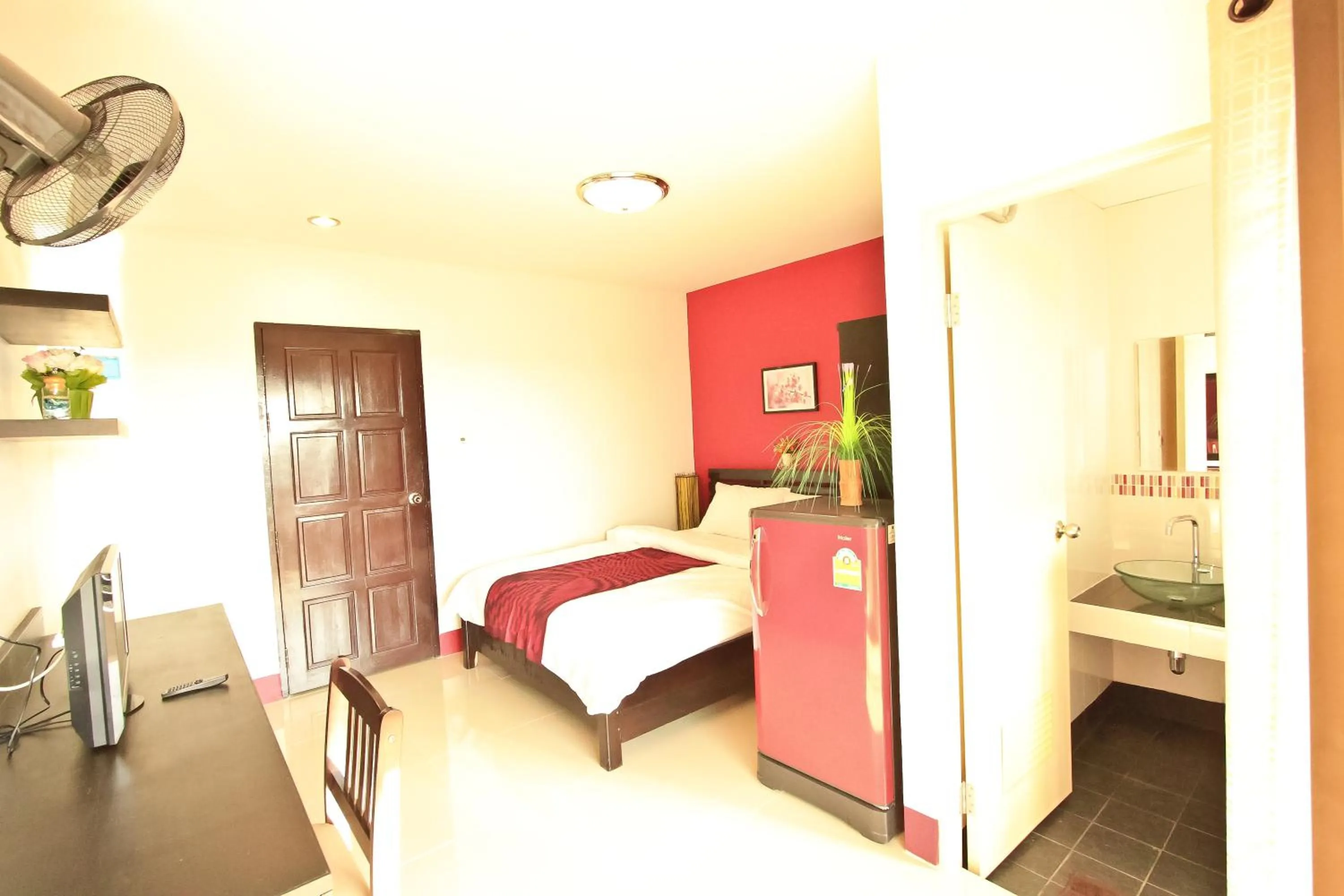 Bedroom in See View Place