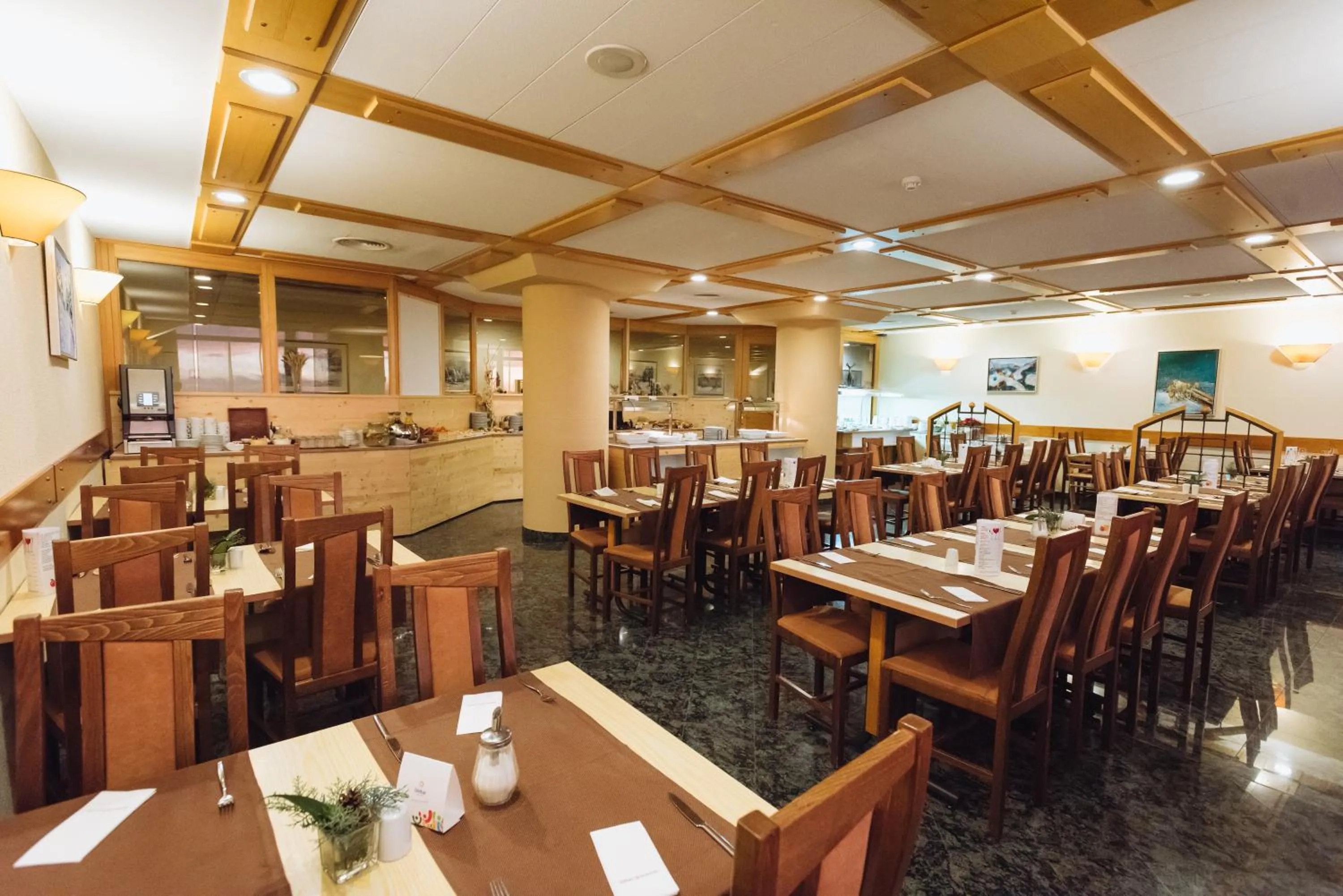 Restaurant/places to eat in Hotel Planja