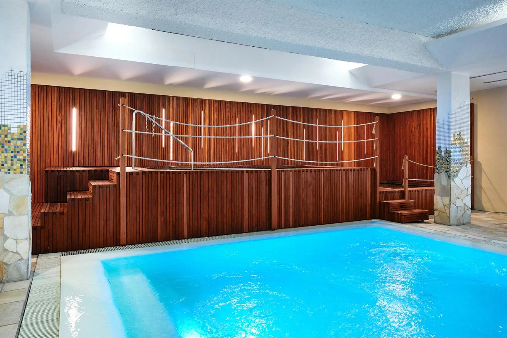 Swimming pool in Hotel Planja