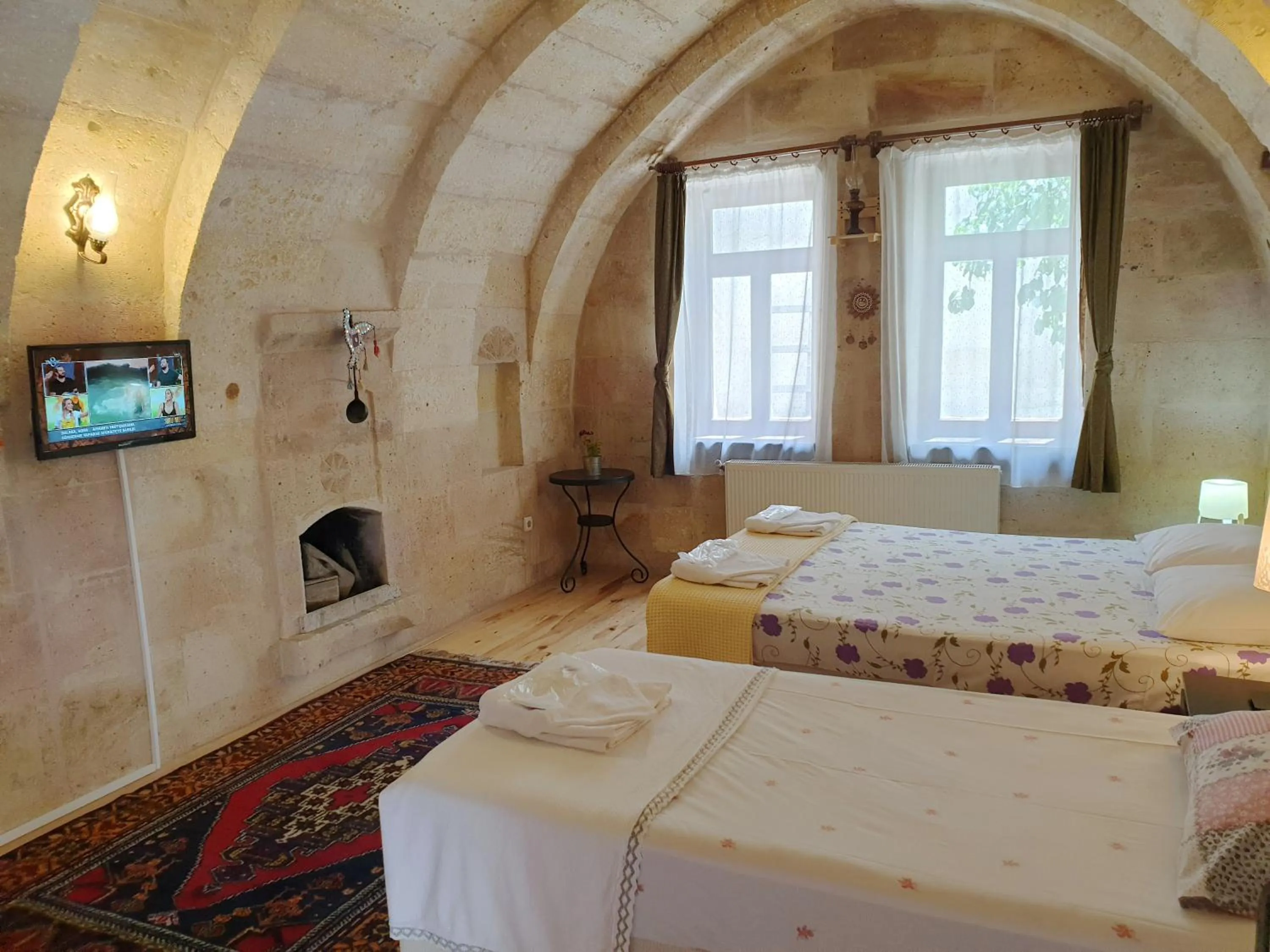 Photo of the whole room, Bed in Karadut Cave Hotel