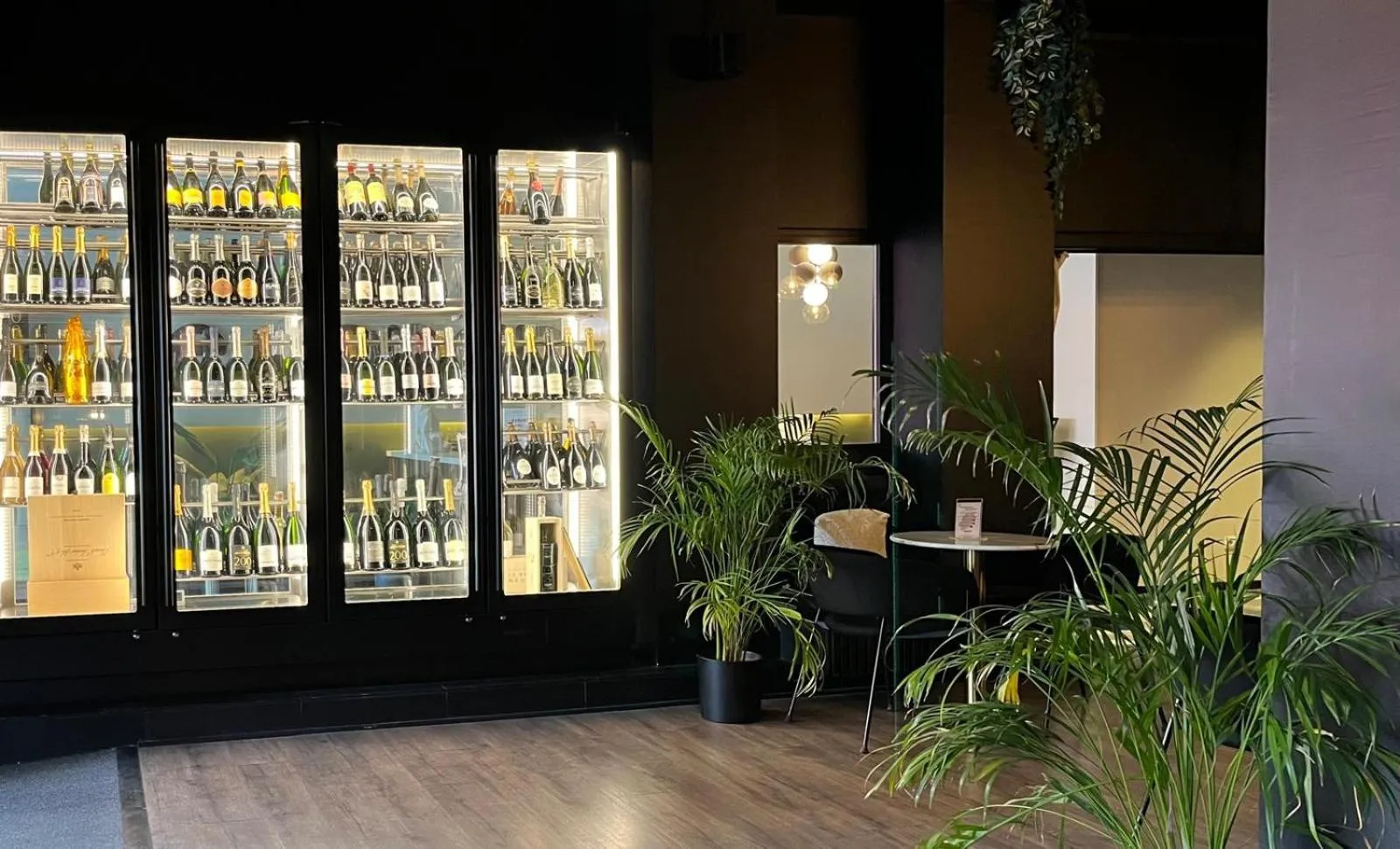 Lounge or bar in HOTEL & SPA Le Renard Centre
