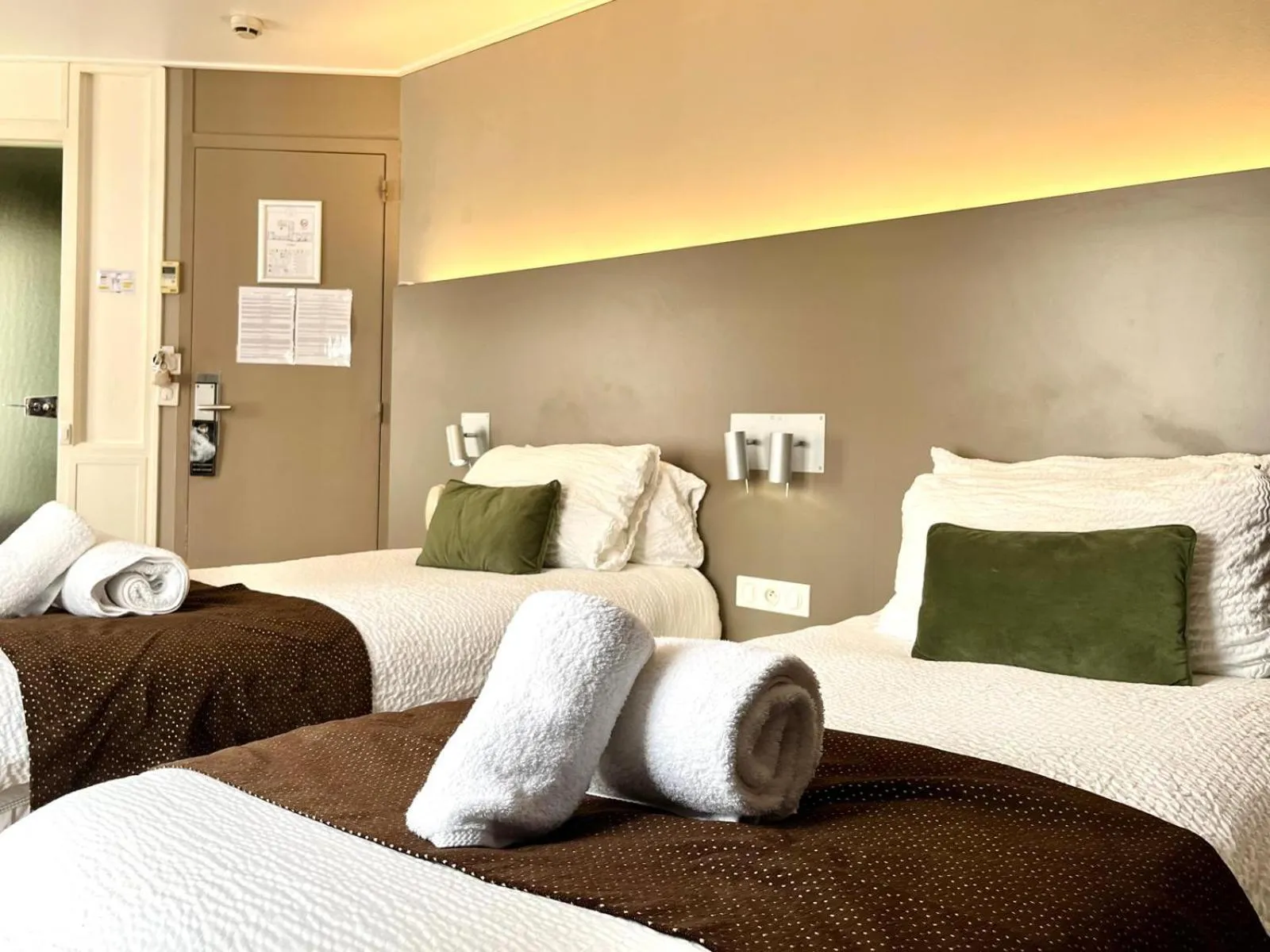 Bed in HOTEL & SPA Le Renard Centre