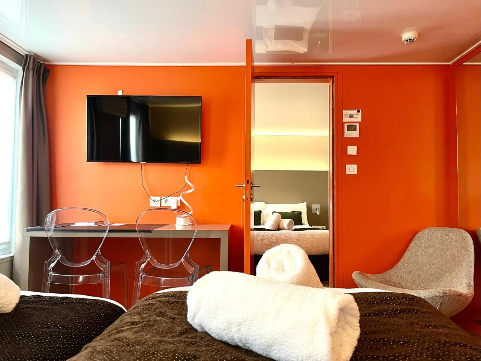 TV and multimedia in HOTEL & SPA Le Renard Centre