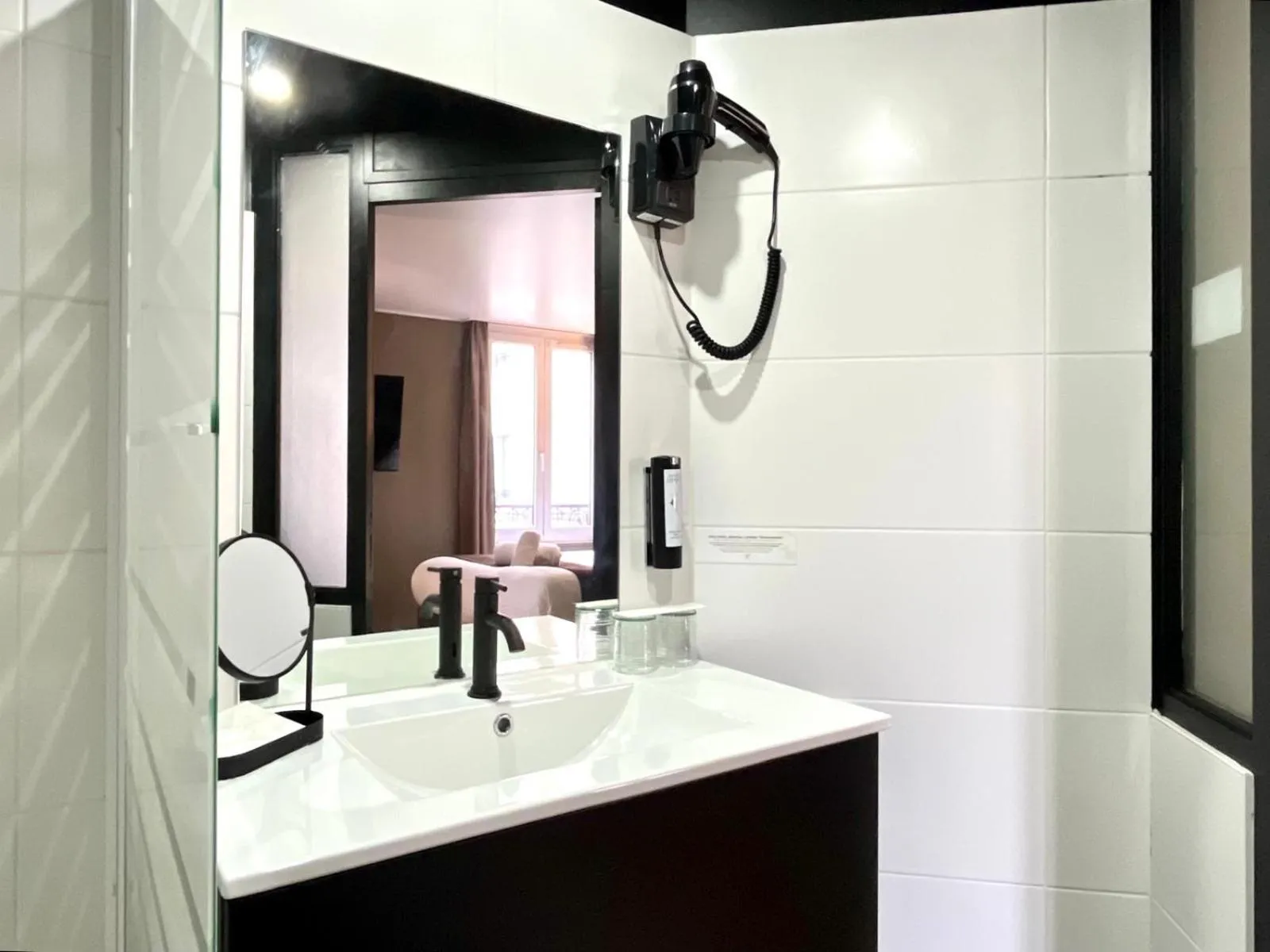 Bathroom in HOTEL & SPA Le Renard Centre