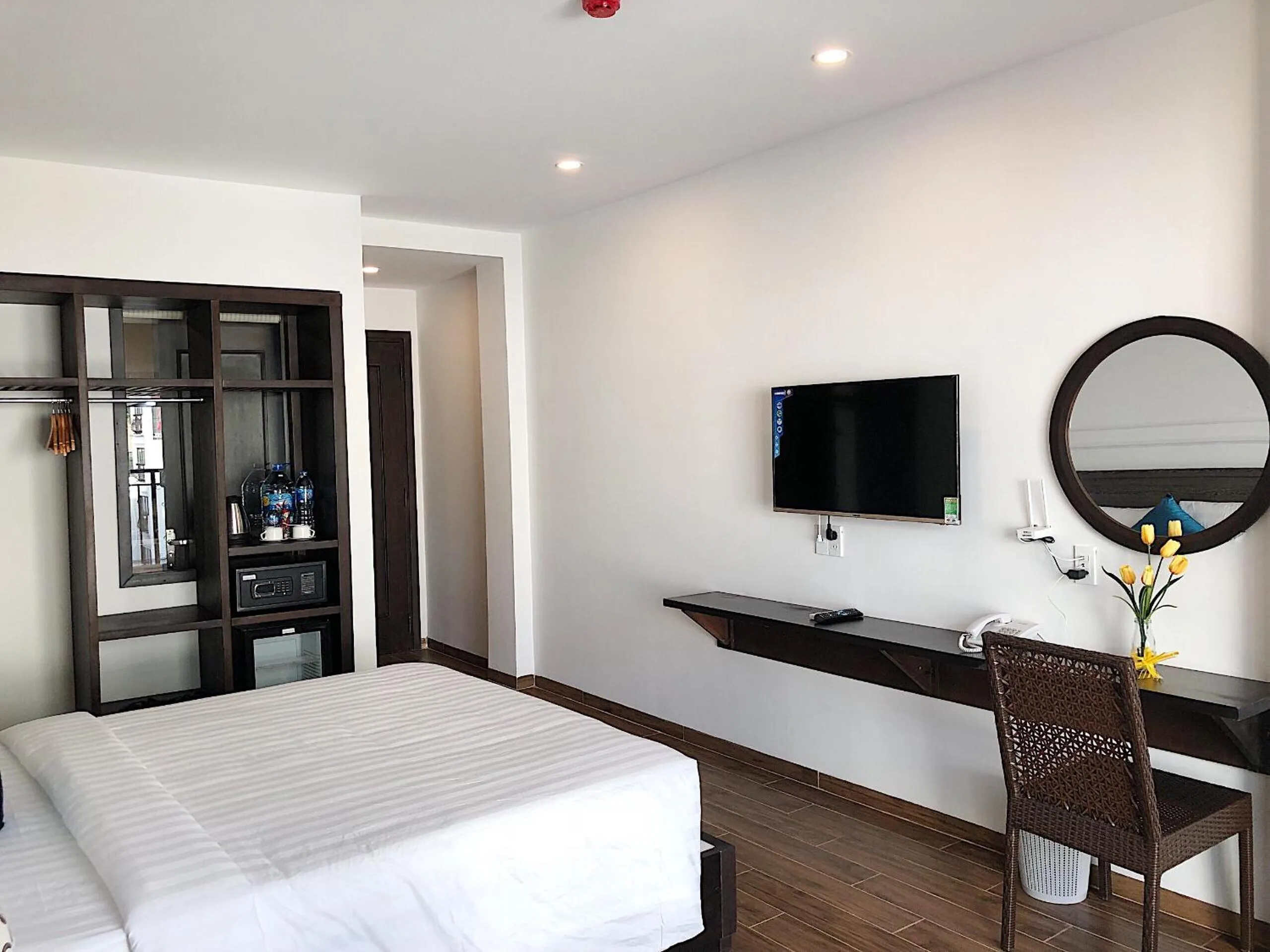 Photo of the whole room, TV/Entertainment Center in Marina Boutique Hotel