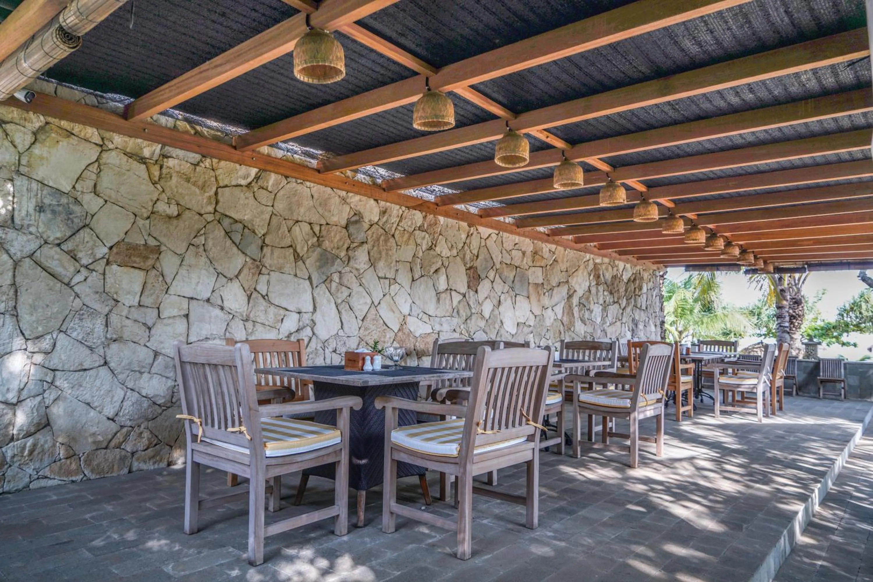 Restaurant/places to eat in Coconut Lodge Resort