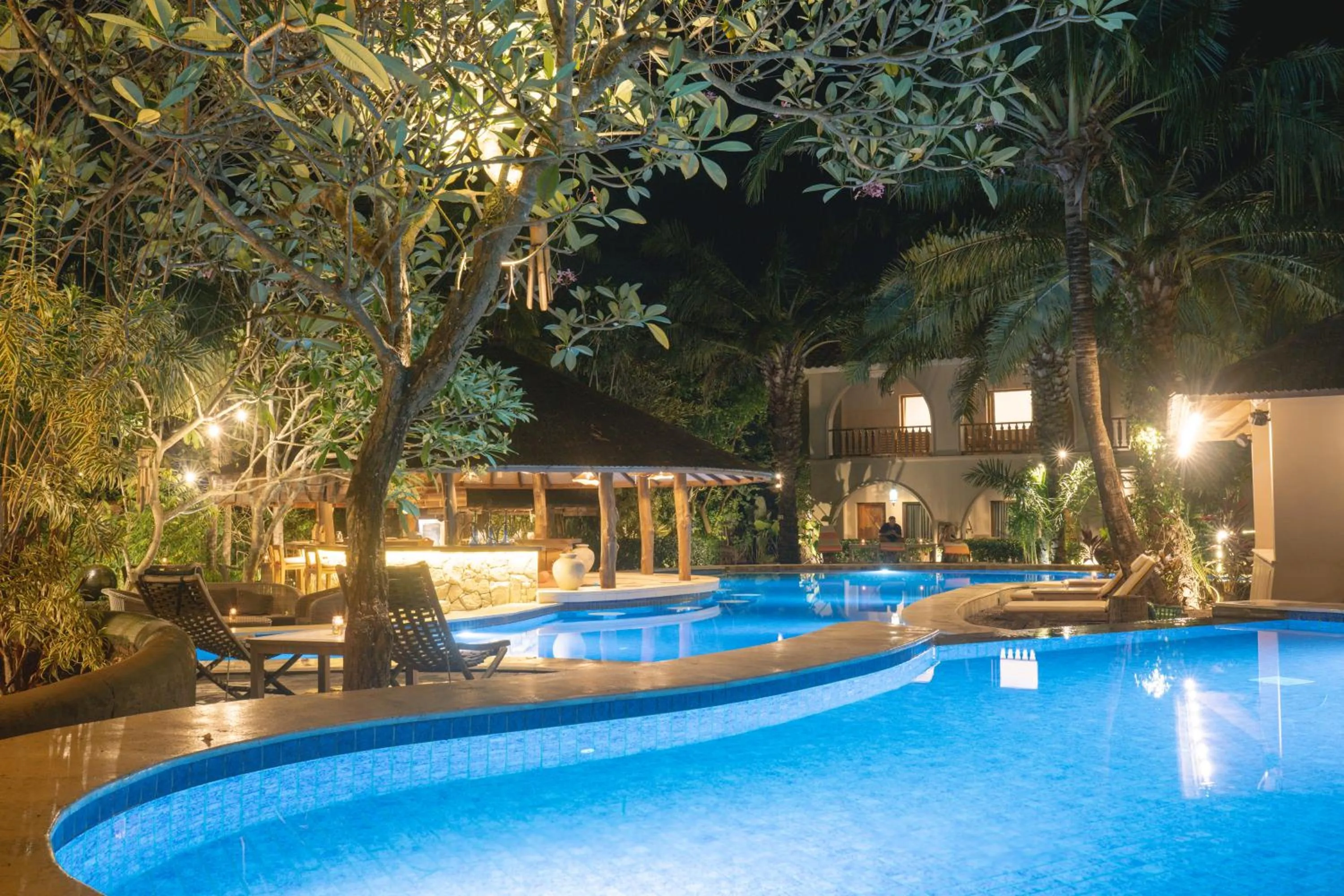 Swimming pool in Coconut Lodge Resort