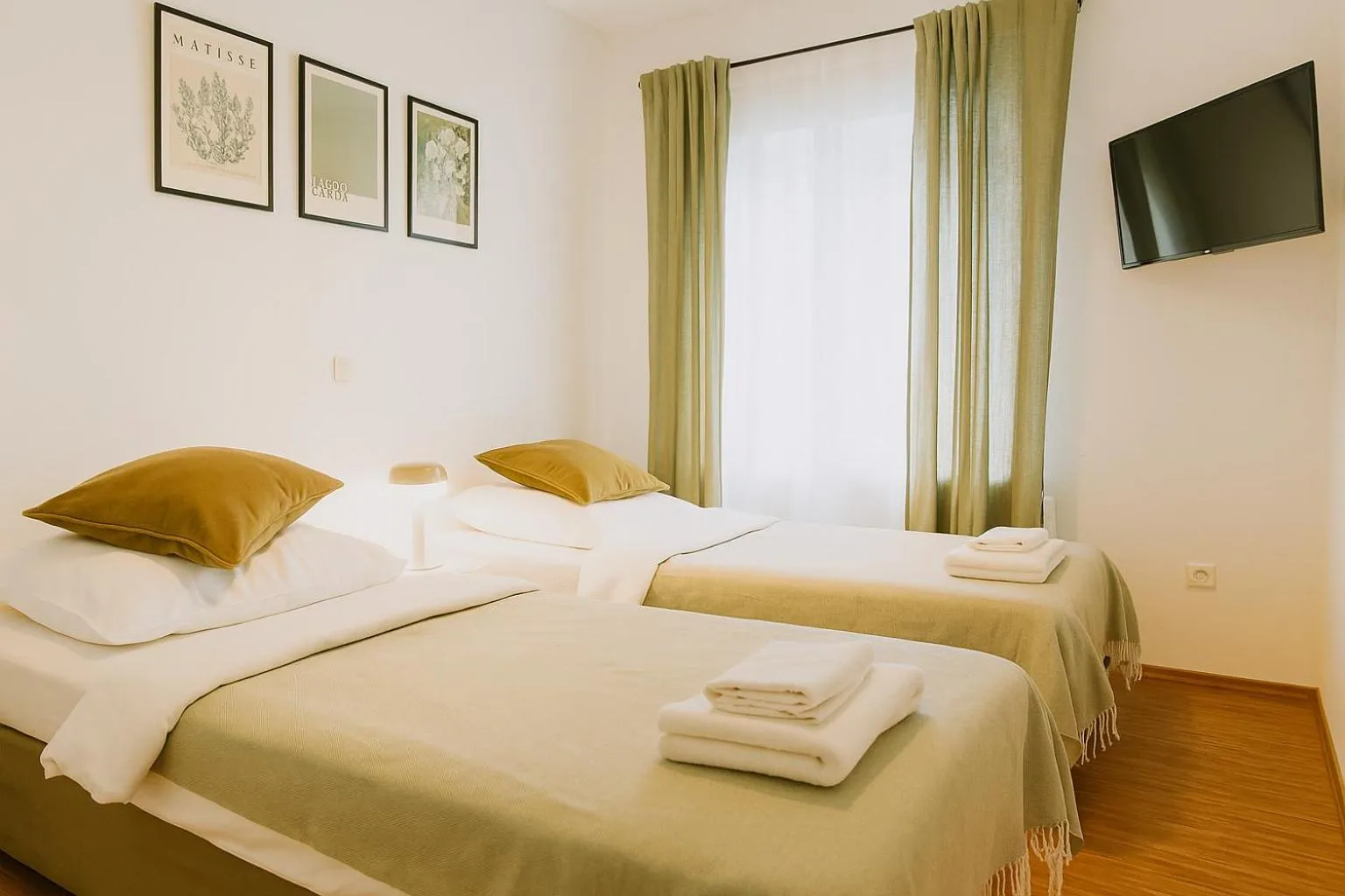 Bed in Airport Messe Hotel