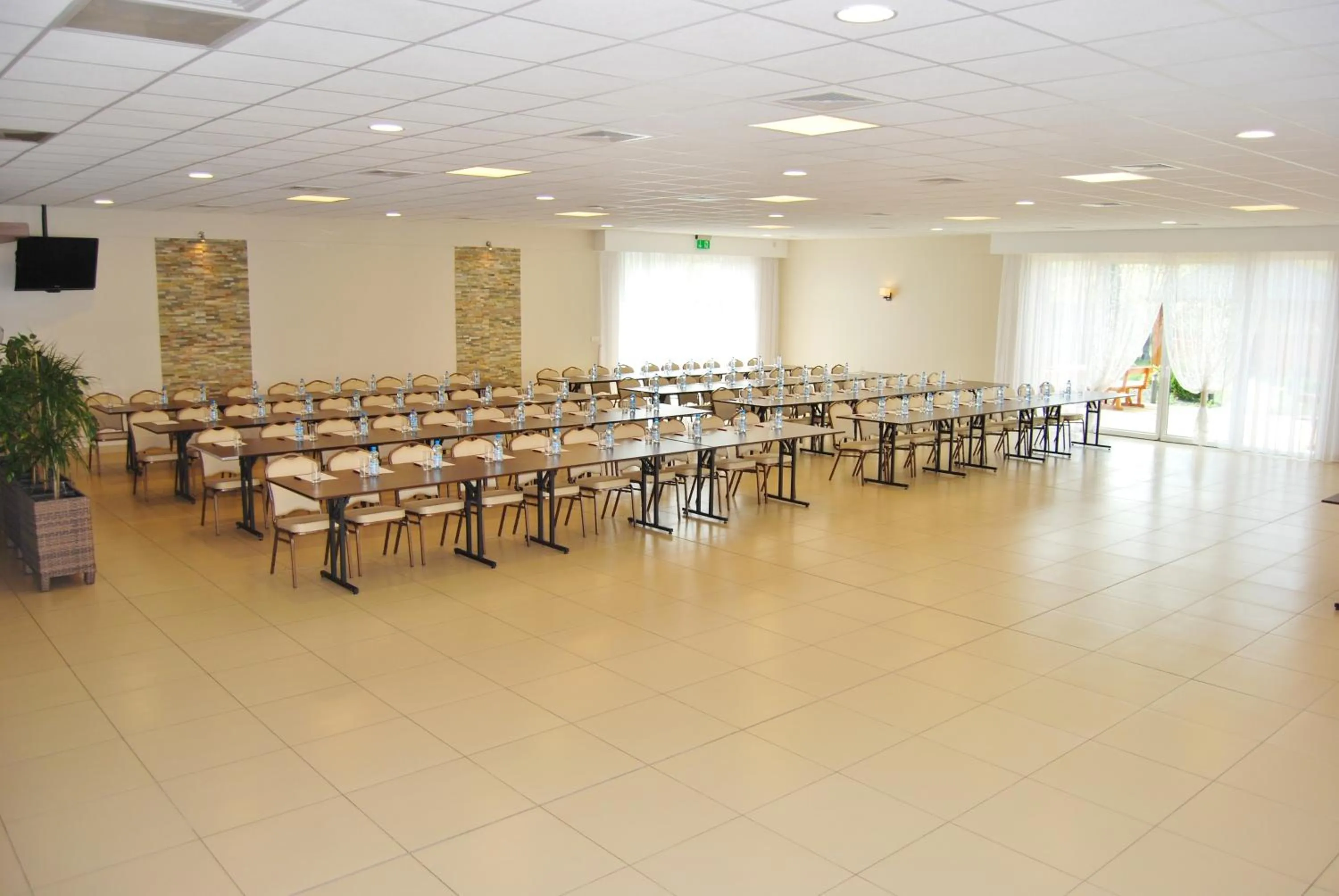 Business facilities in Złoty Staw