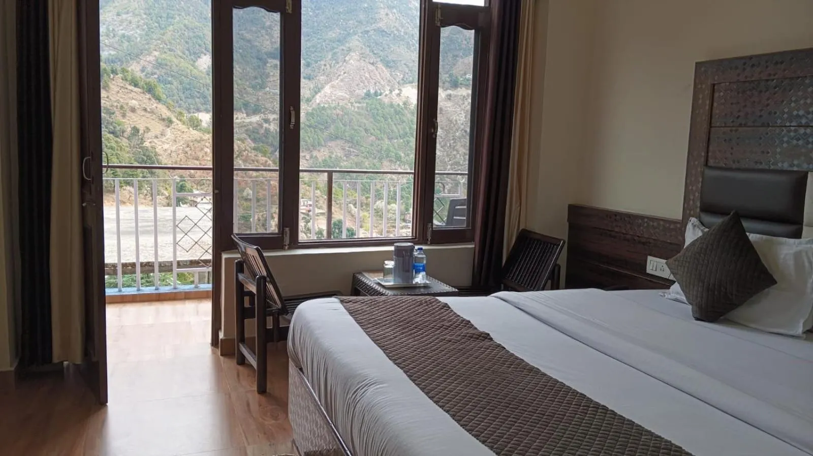 Bed in Hotel Hillora Mcleodganj