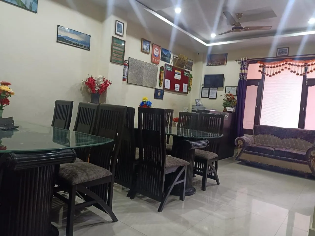 Restaurant/places to eat in Hotel Hillora Mcleodganj
