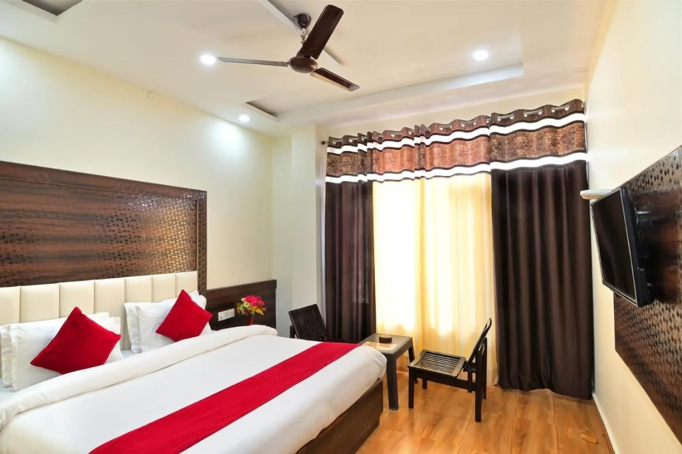 Bed in Hotel Hillora Mcleodganj