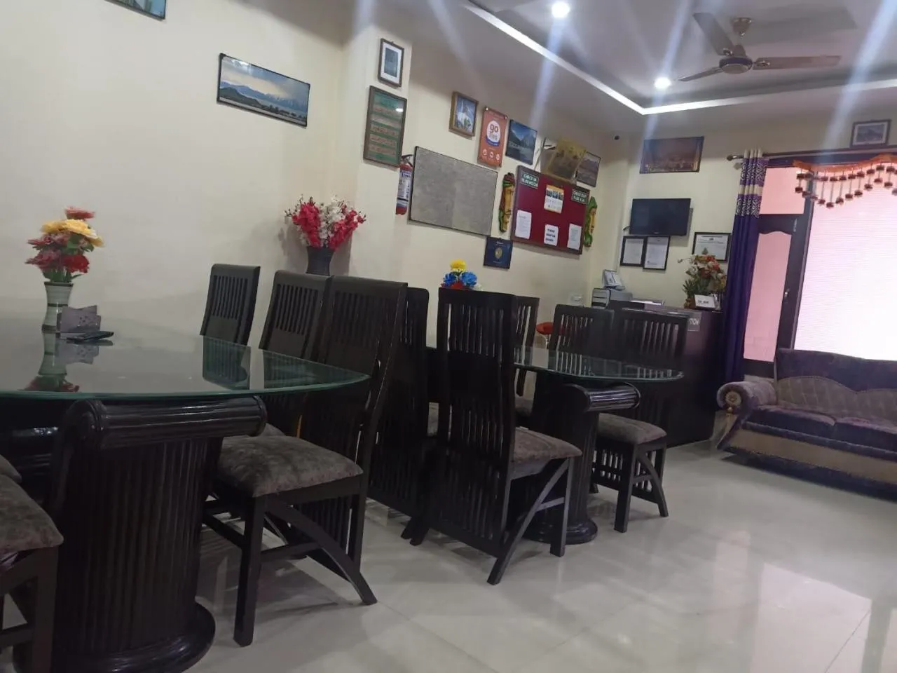 Breakfast in Hotel Hillora Mcleodganj