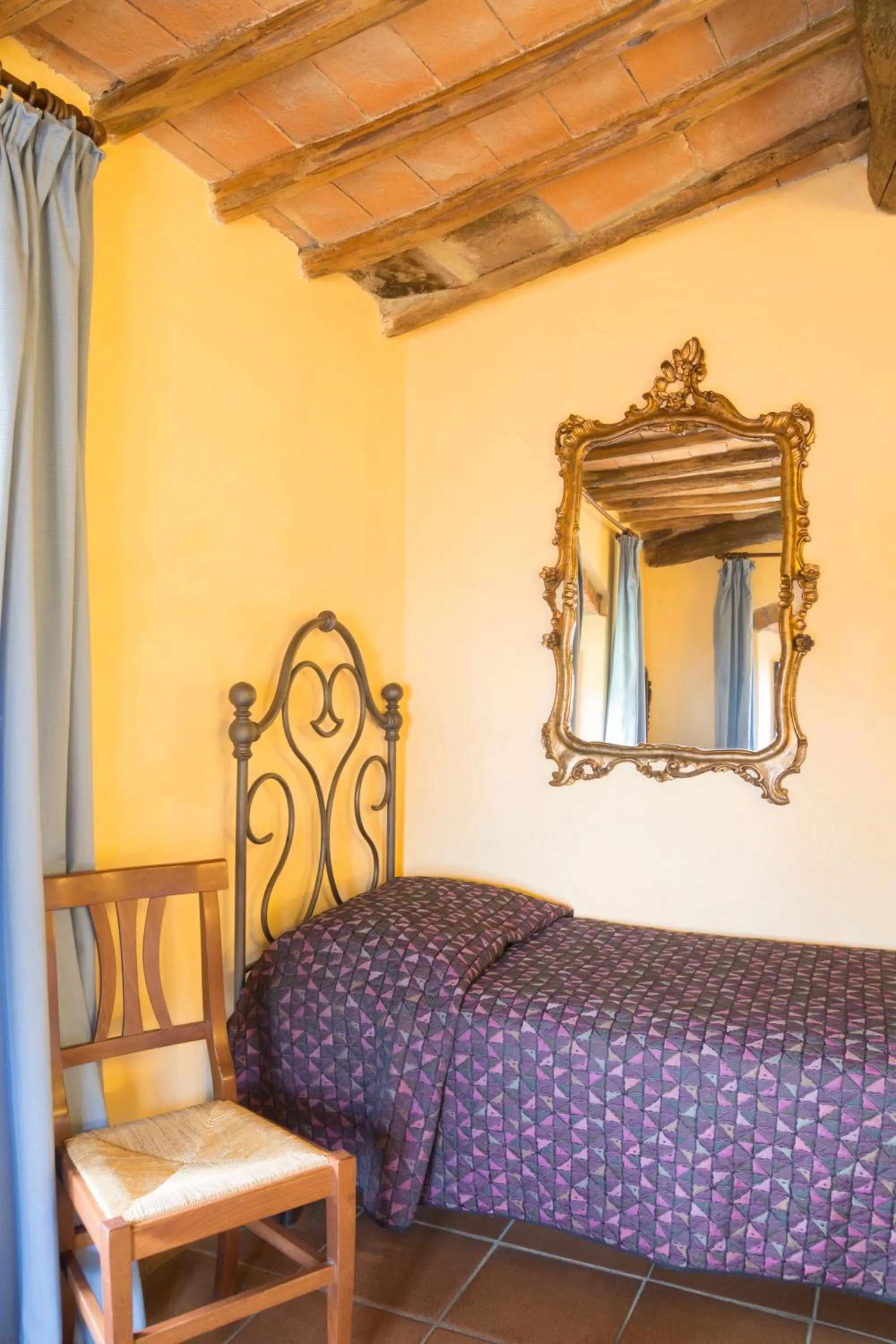 Bedroom, Bed in Villa Grassina