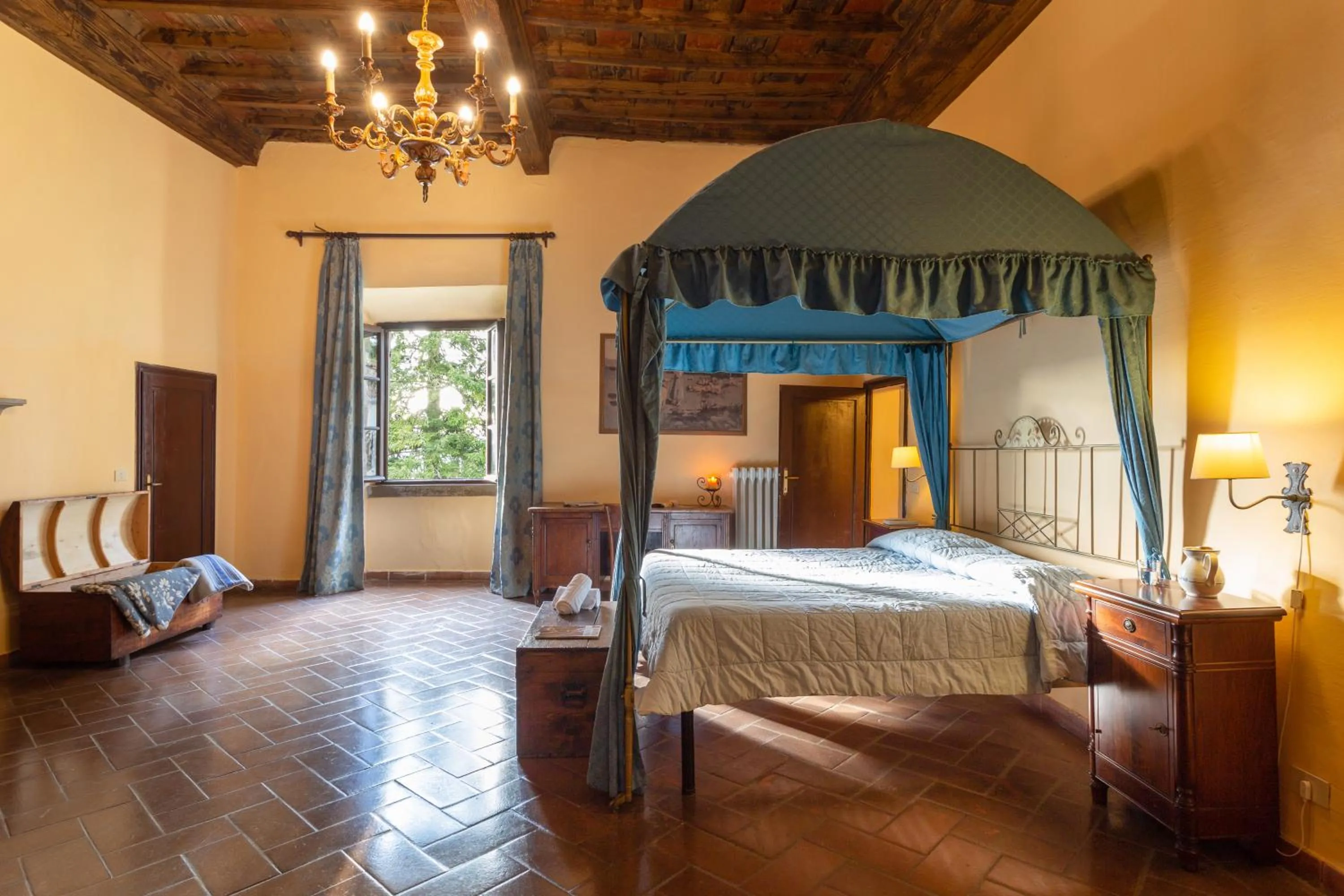Bedroom, Bed in Villa Grassina