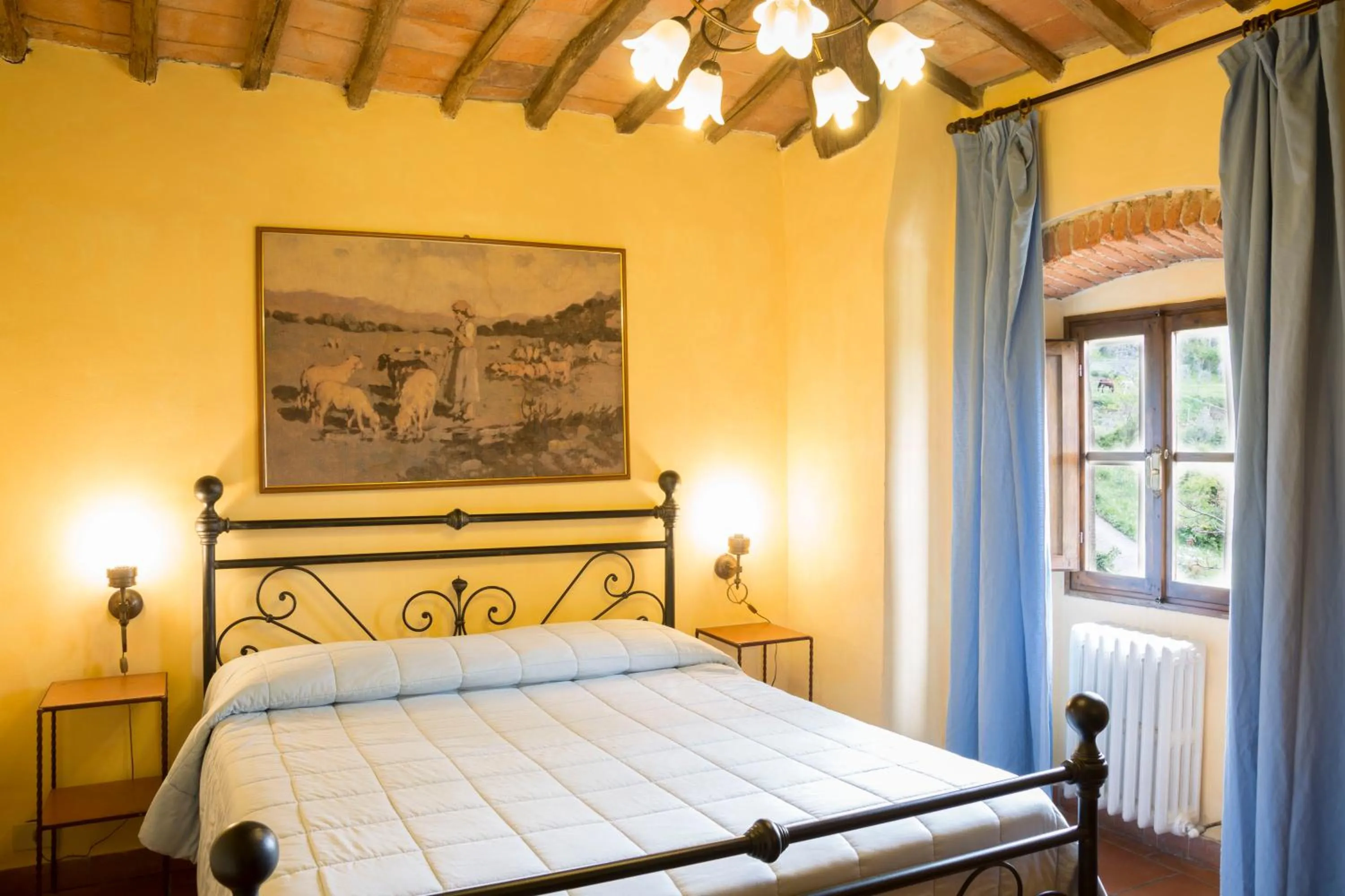 Photo of the whole room, Bed in Villa Grassina