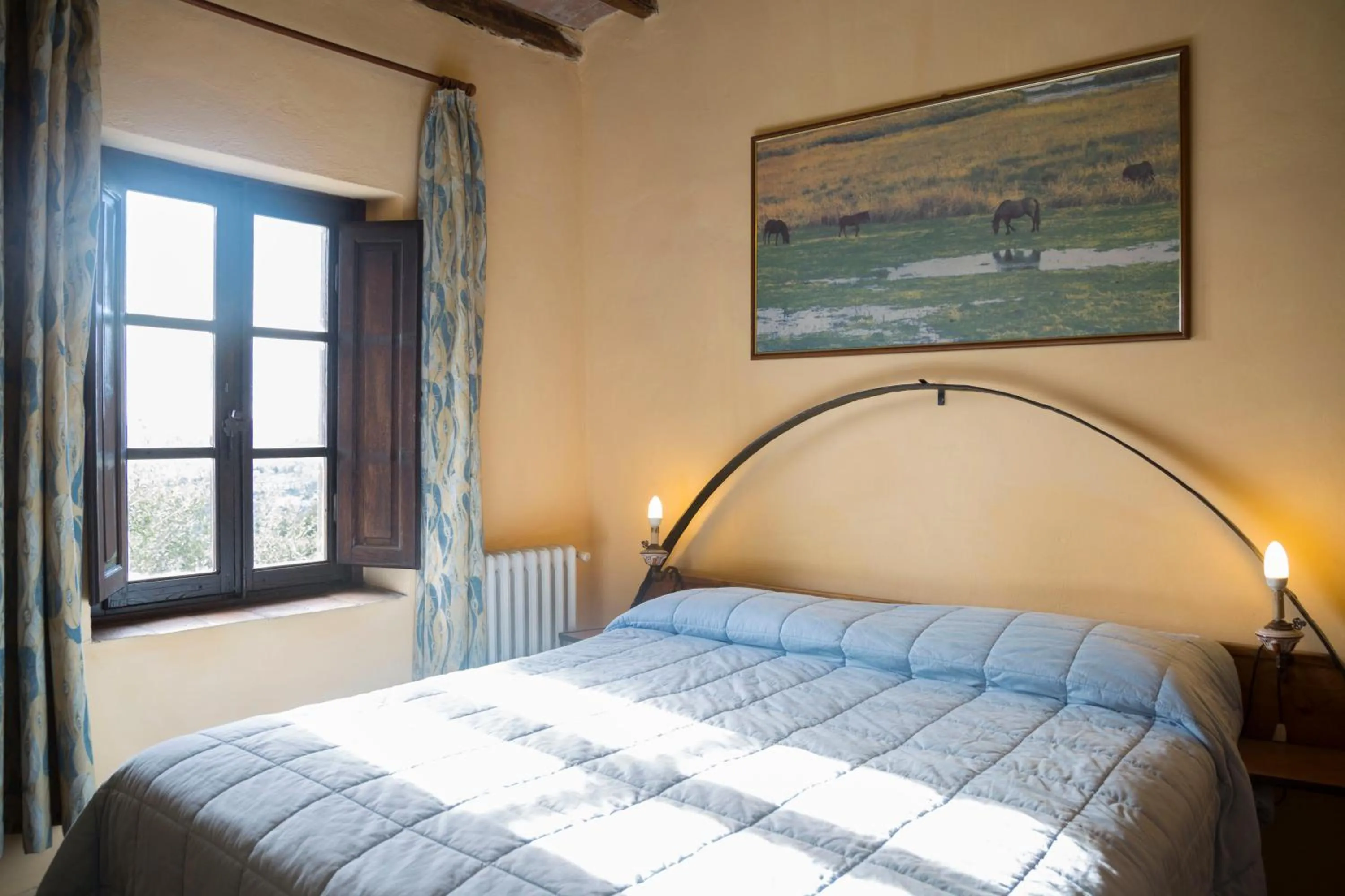 Photo of the whole room, Bed in Villa Grassina
