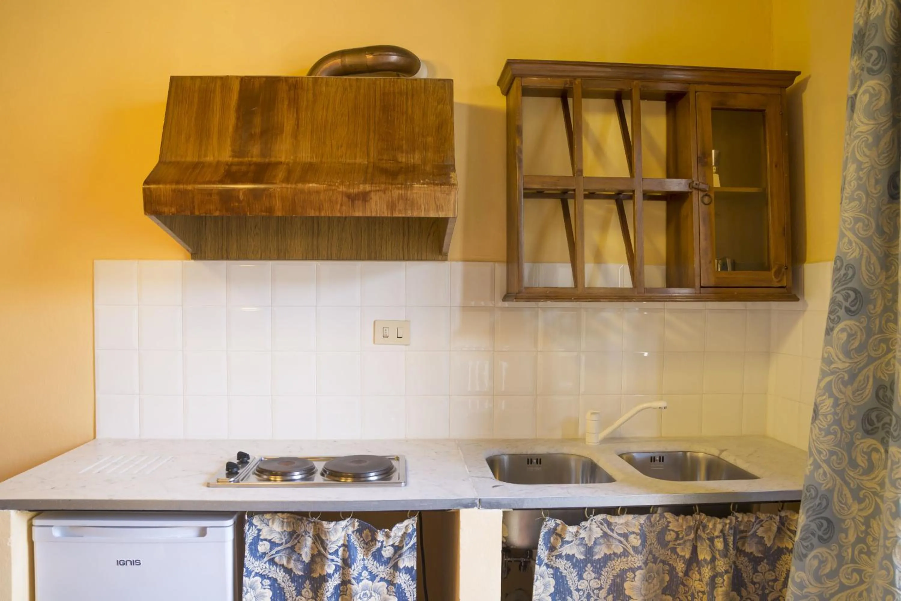 Kitchen or kitchenette in Villa Grassina