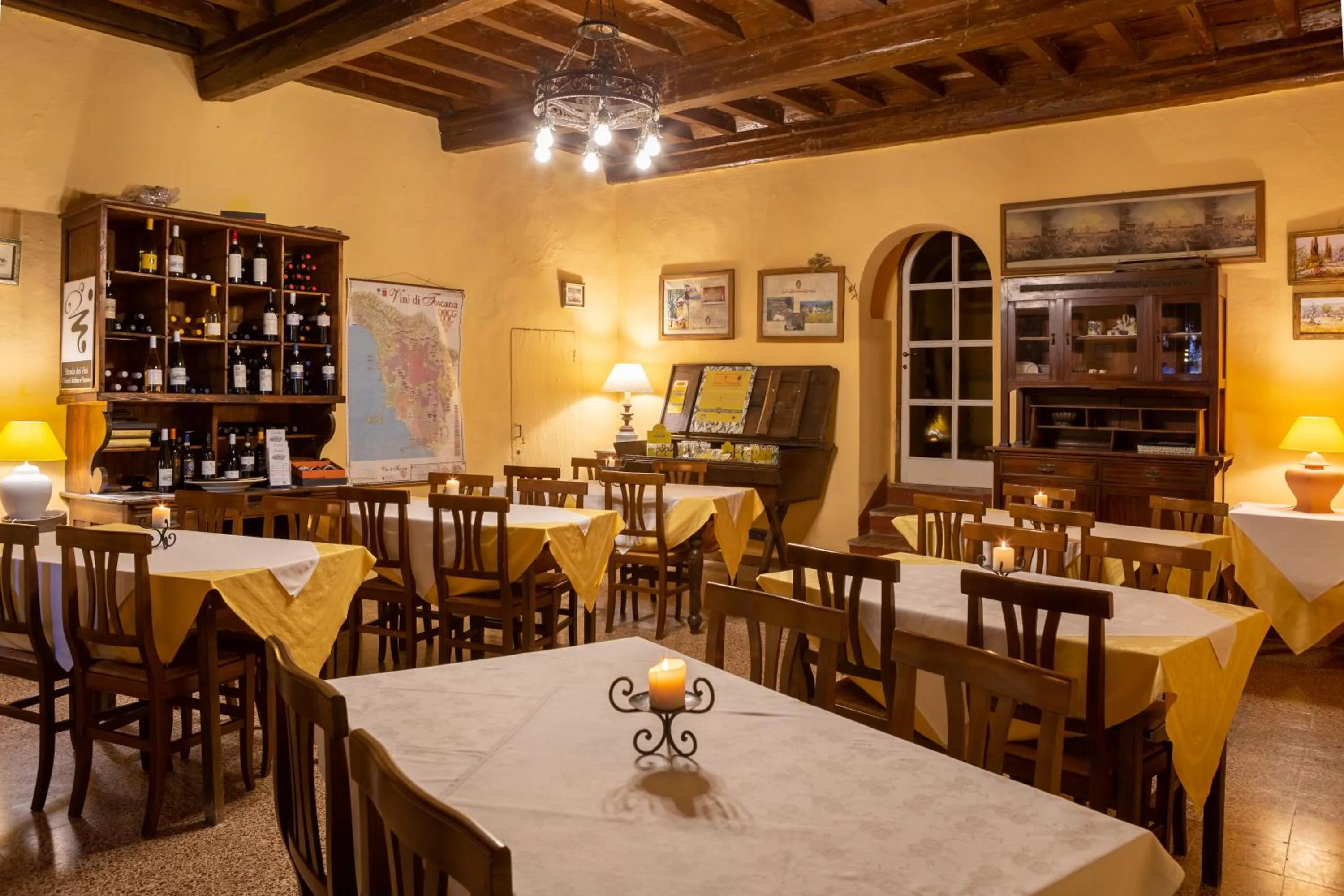 Dining area in Villa Grassina