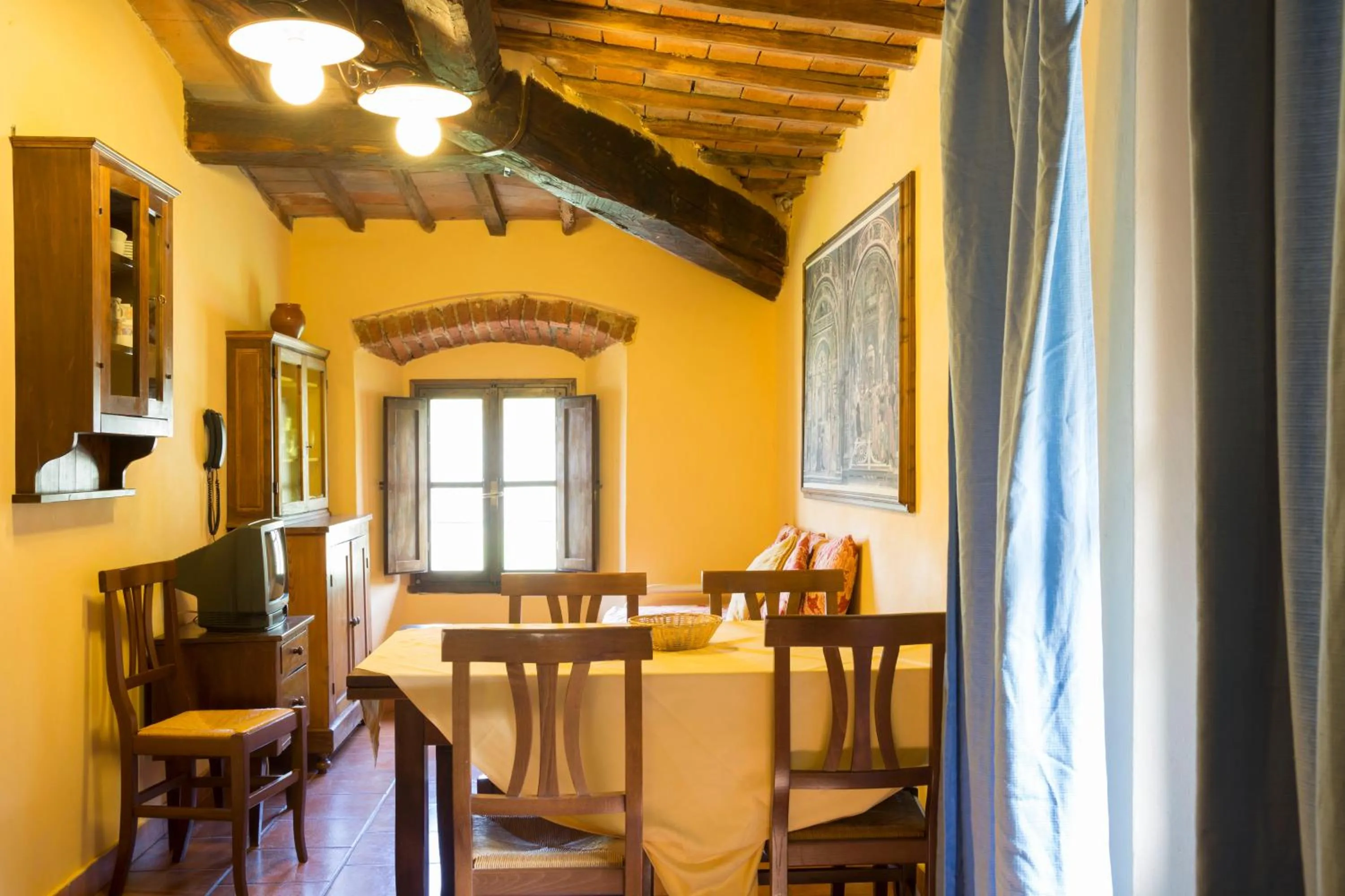 Dining area in Villa Grassina