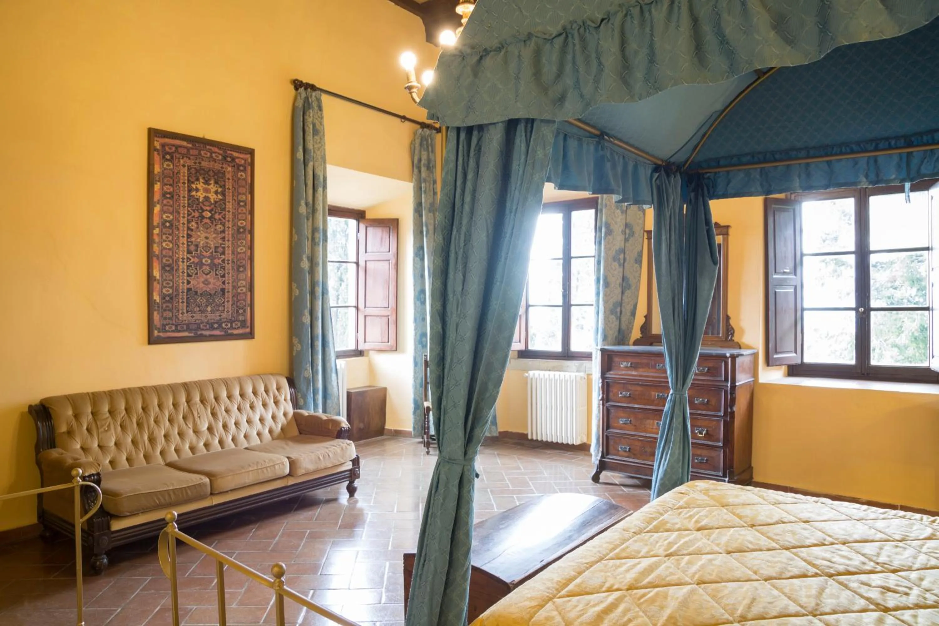 Bedroom, Bed in Villa Grassina