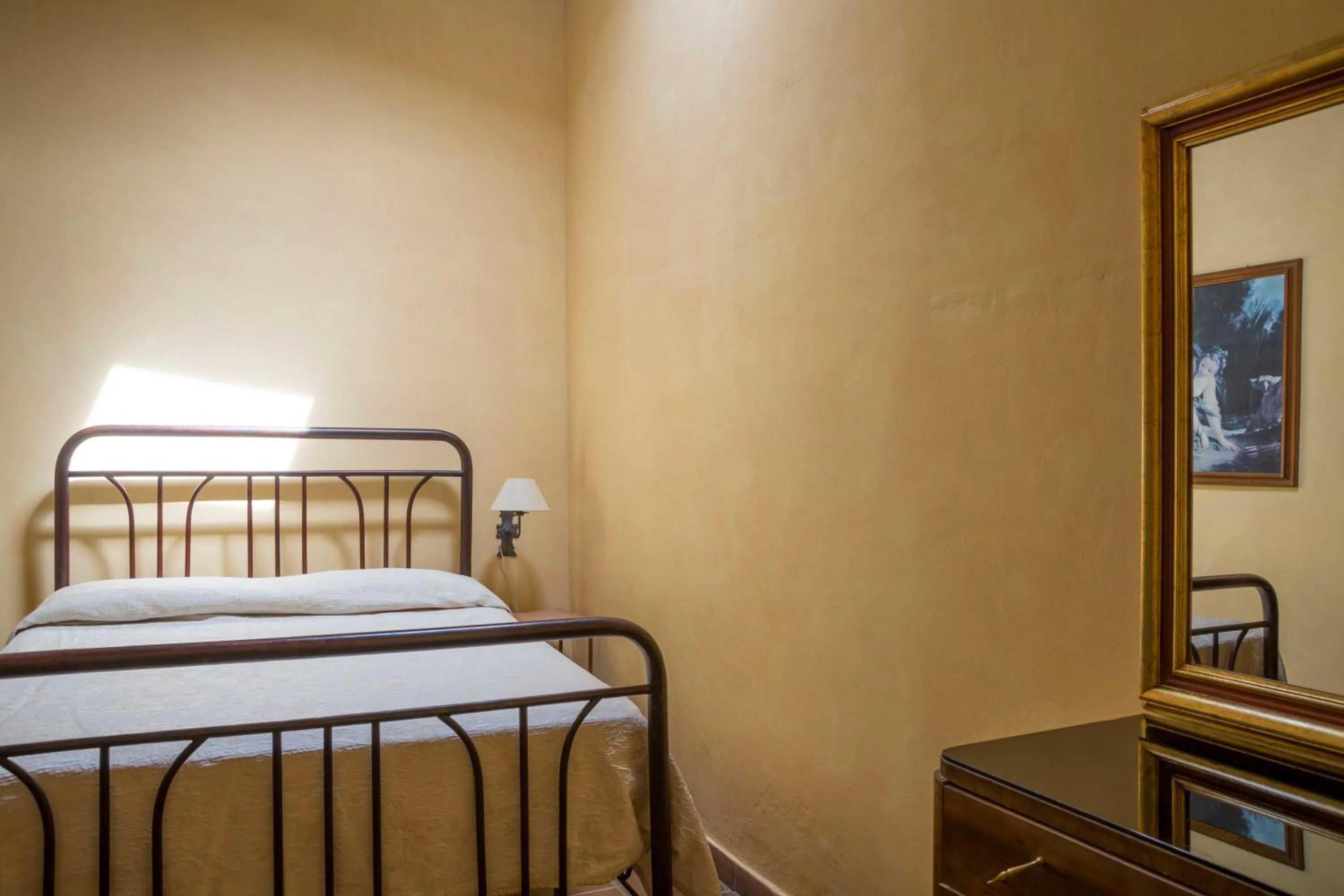Bedroom, Bed in Villa Grassina