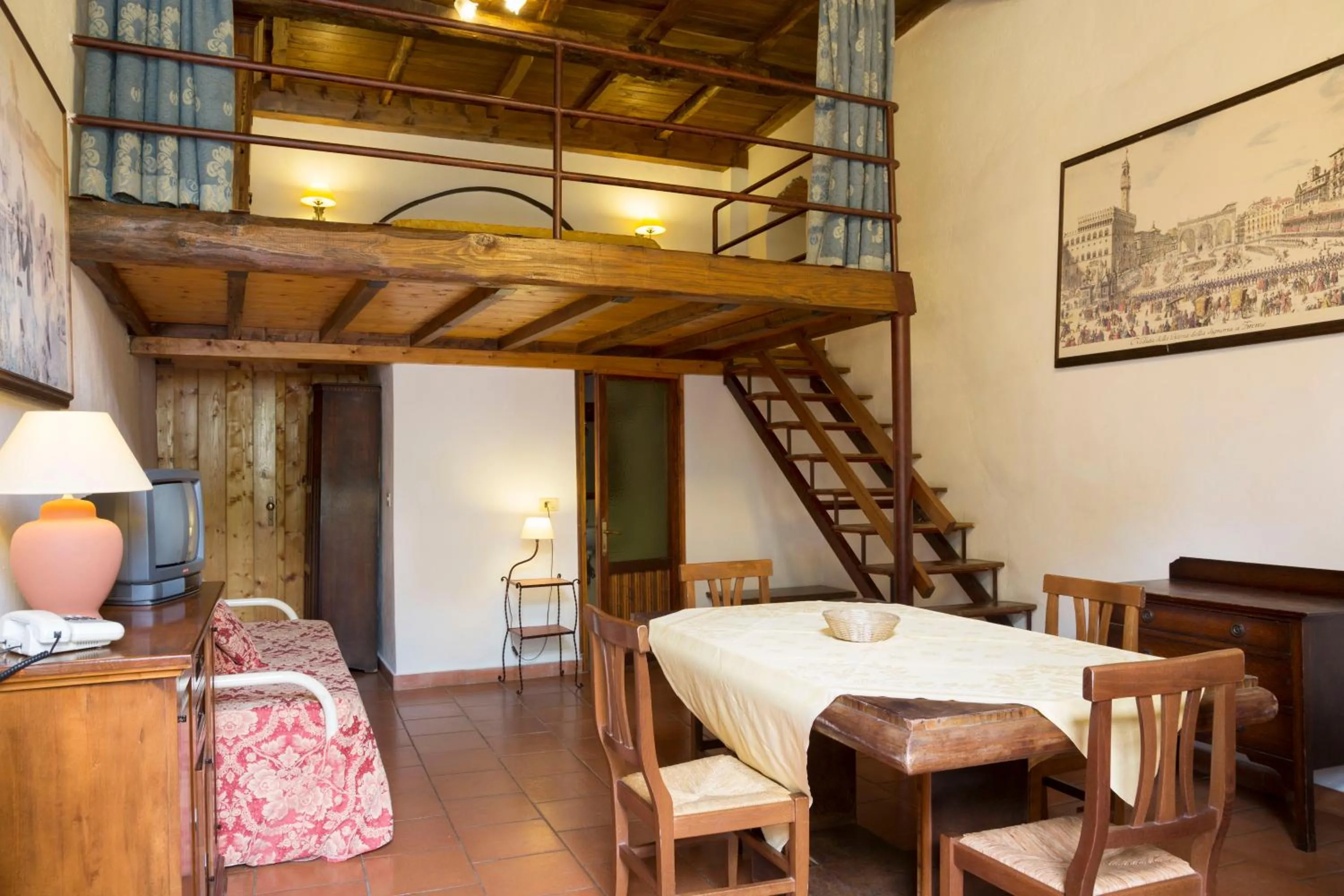 Photo of the whole room in Villa Grassina