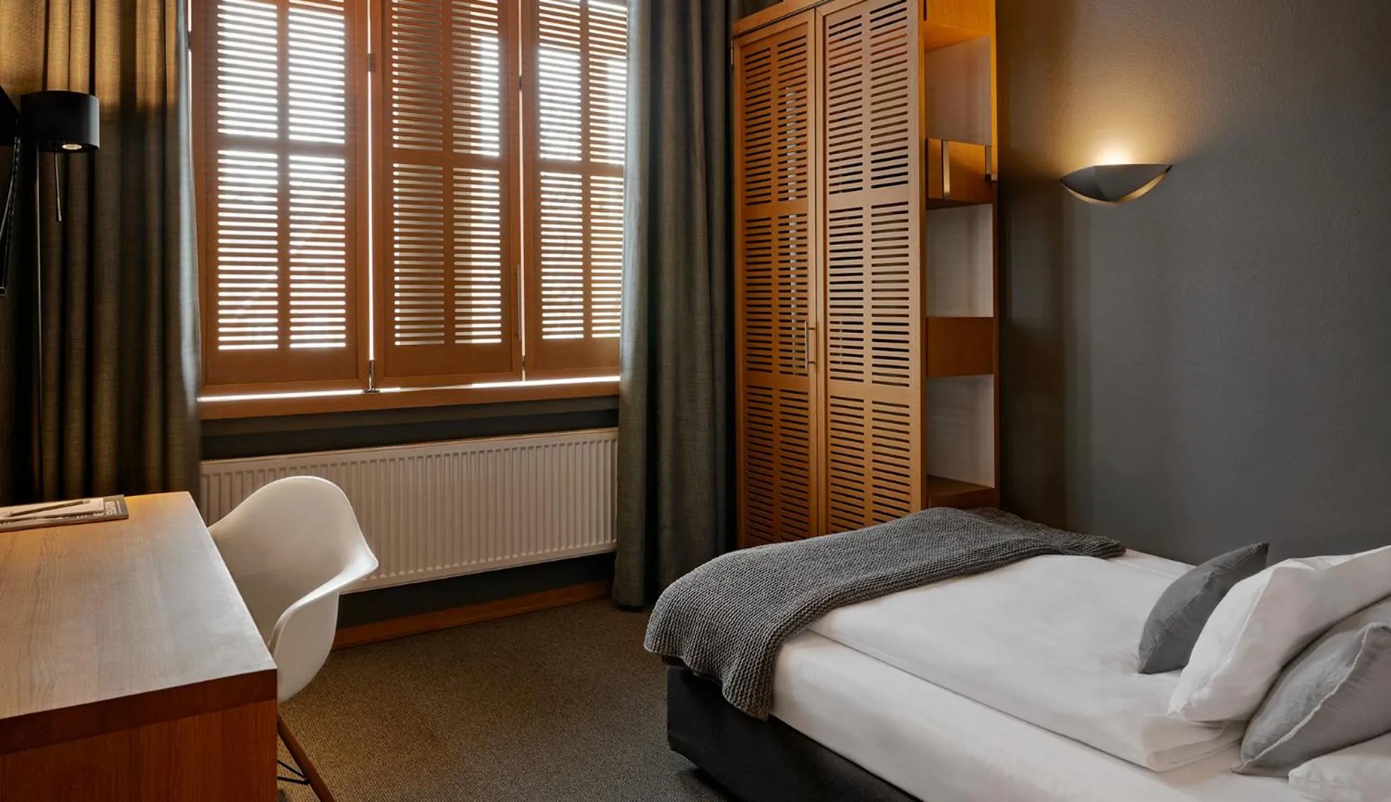 Bed in YoHo - The Young Hotel