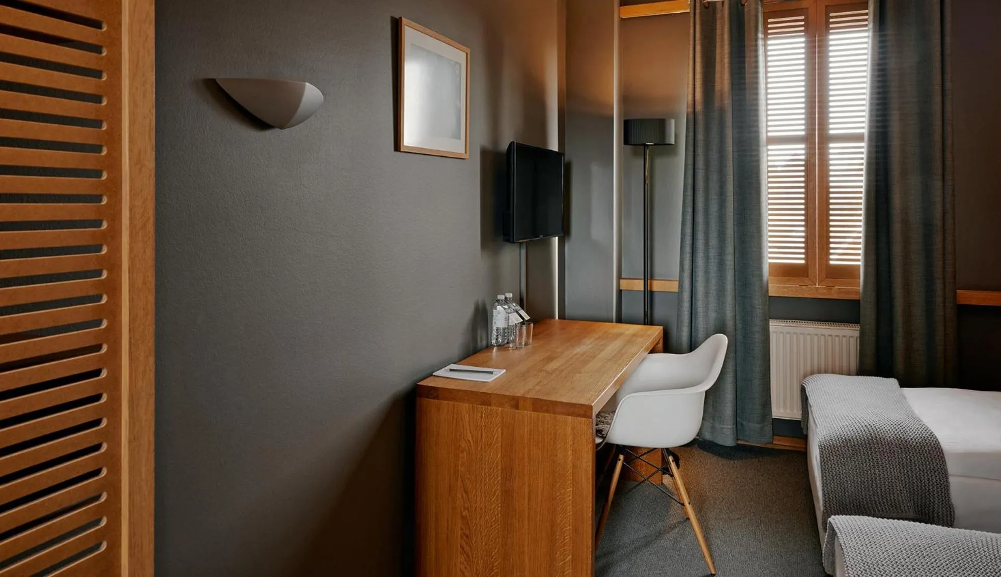 Photo of the whole room in YoHo - The Young Hotel