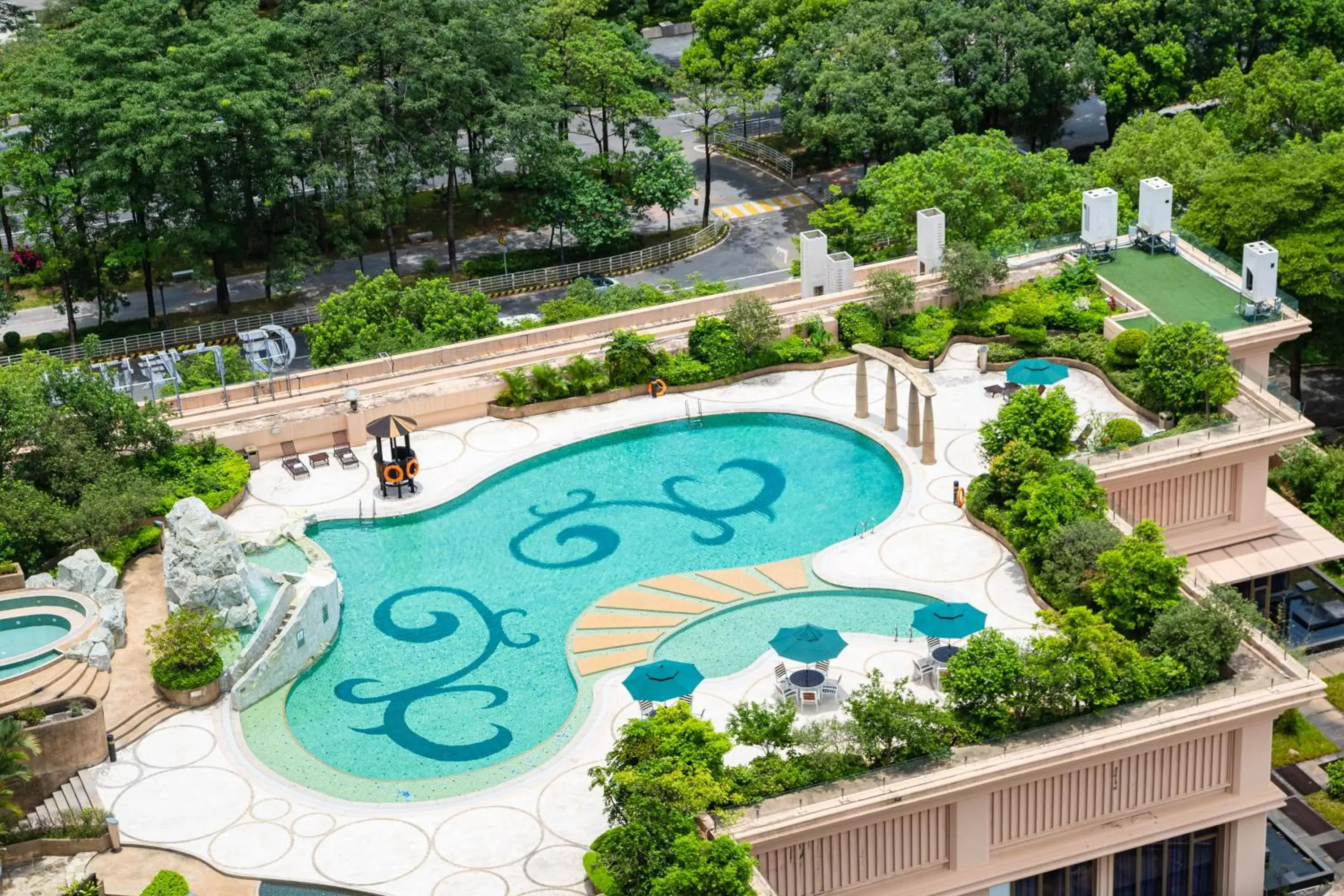 Pool view in Parklane Hotel Changan Pool view in Parklane Hotel Changan